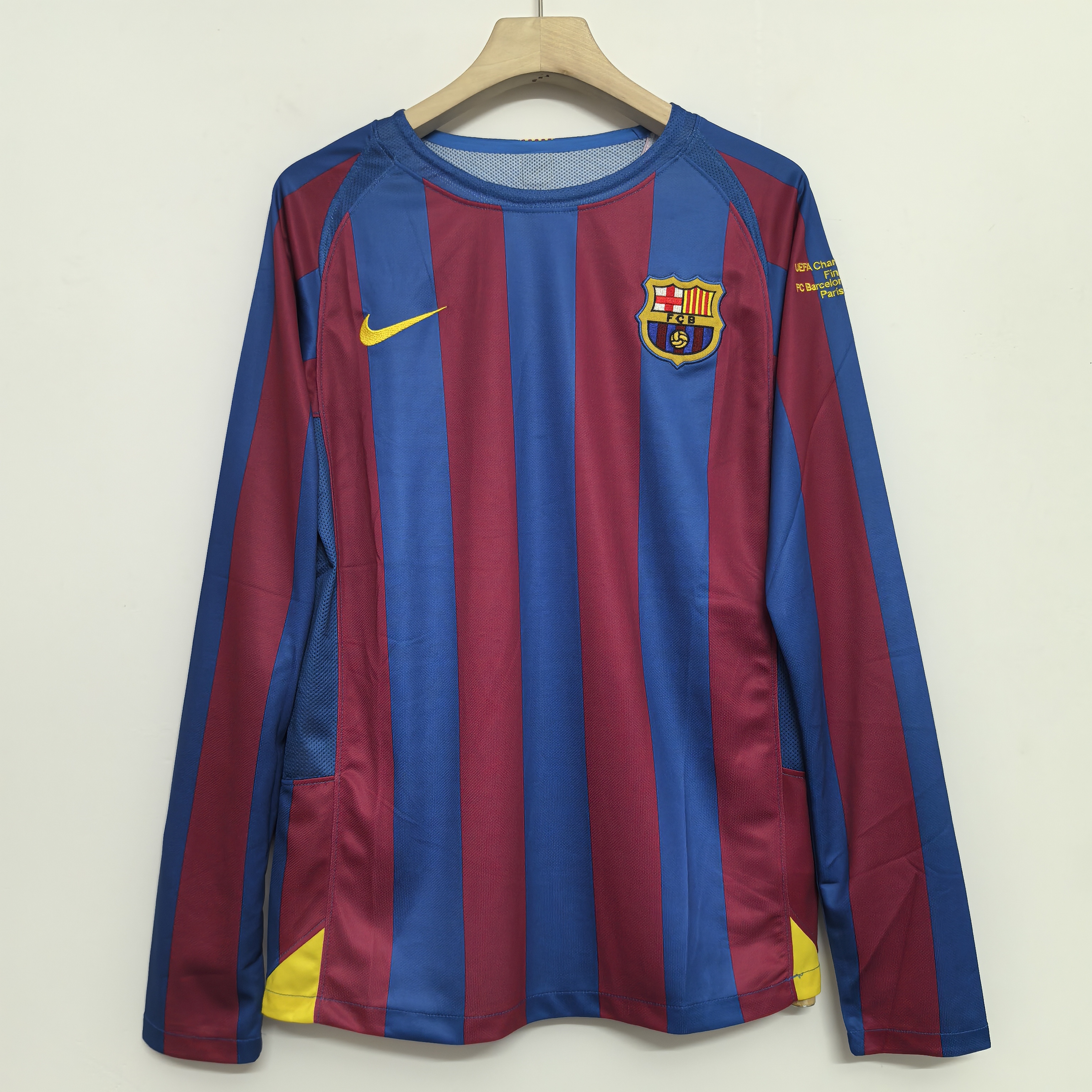 05-06 Retro Version FC Barcelona Long Sleeve Jersey