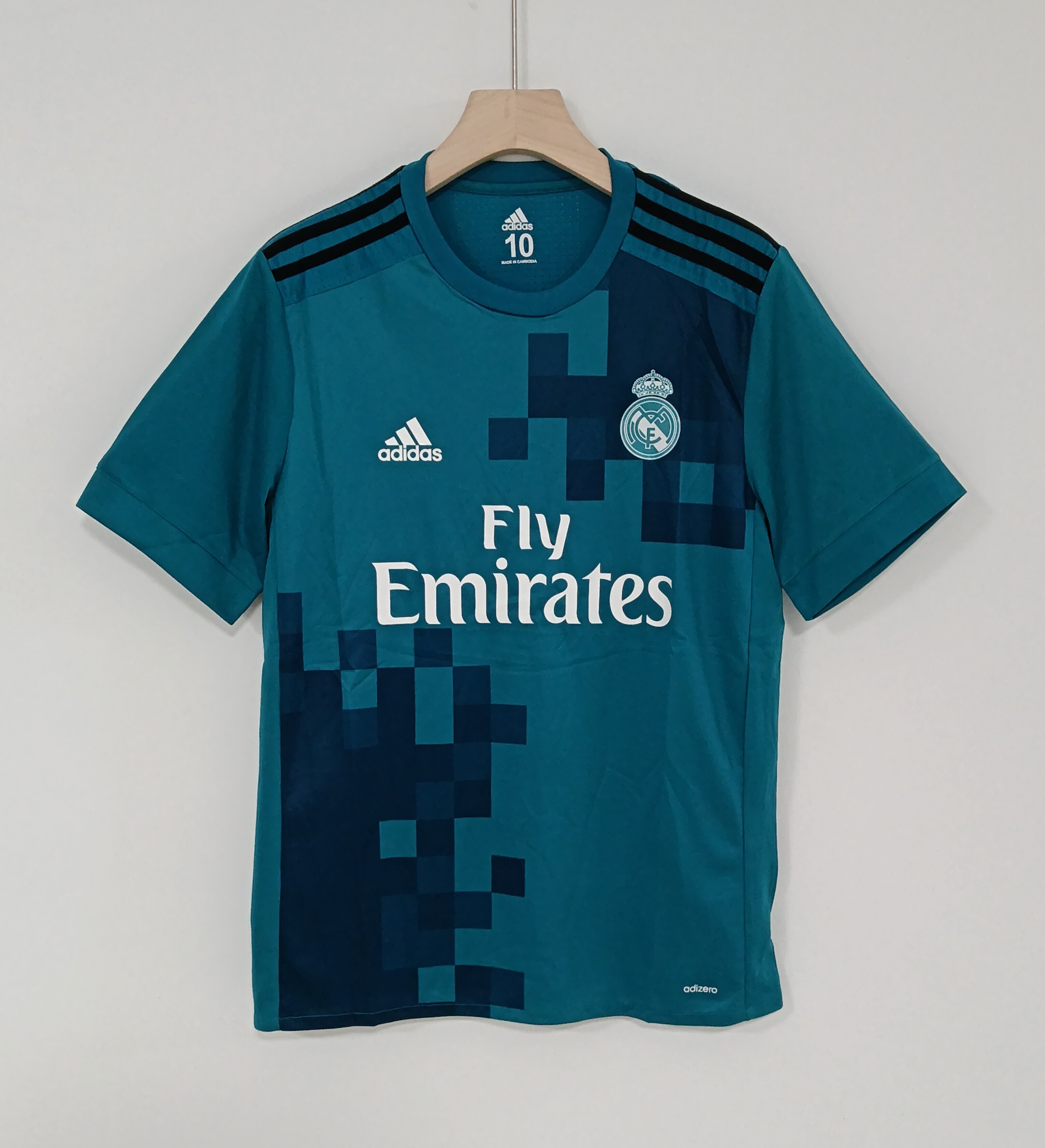 17-18 Retro Version Real Madrid Adidas Jersey