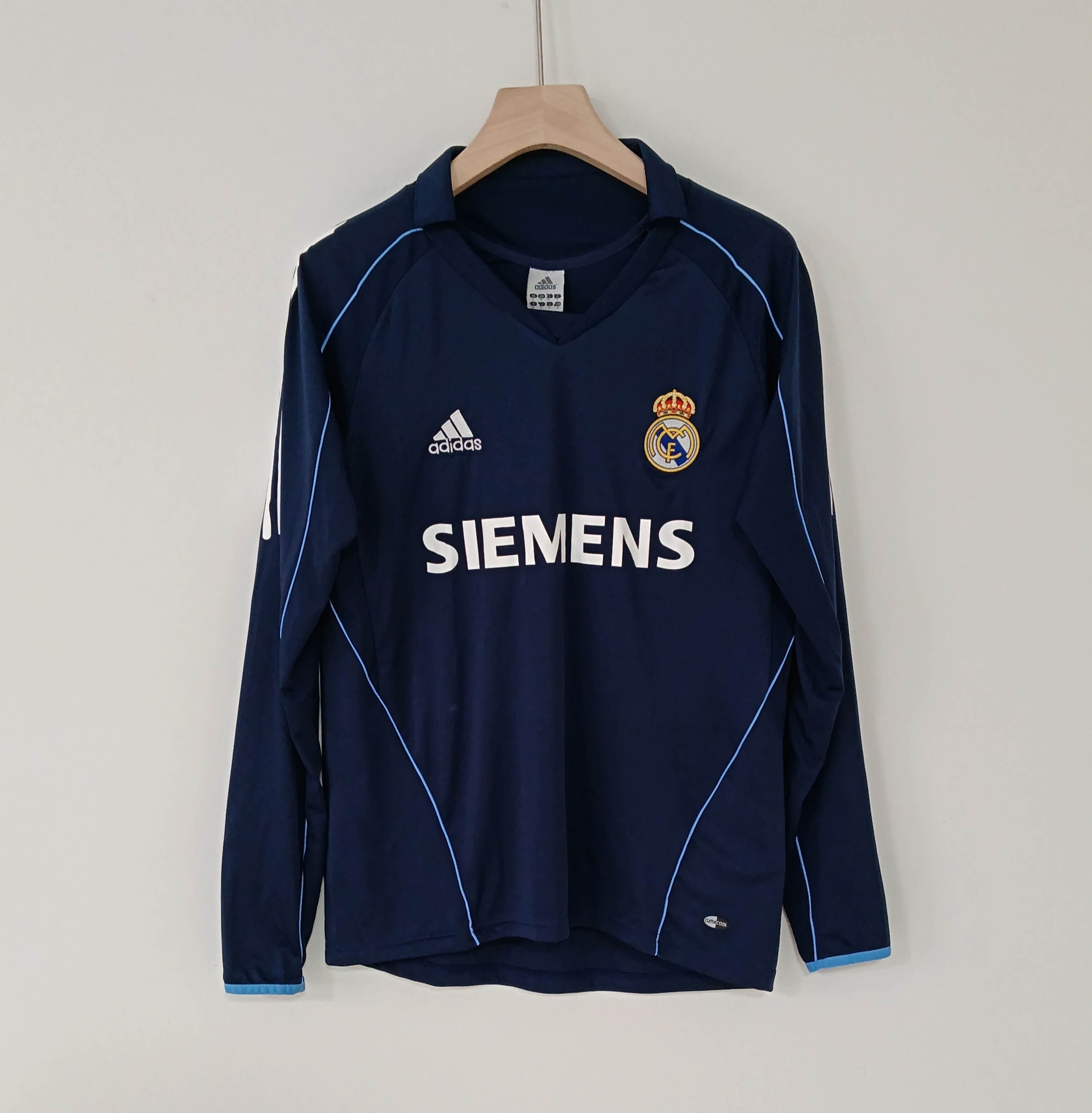  2004/2005 Retro Version Real Madrid Long Sleeve Jersey