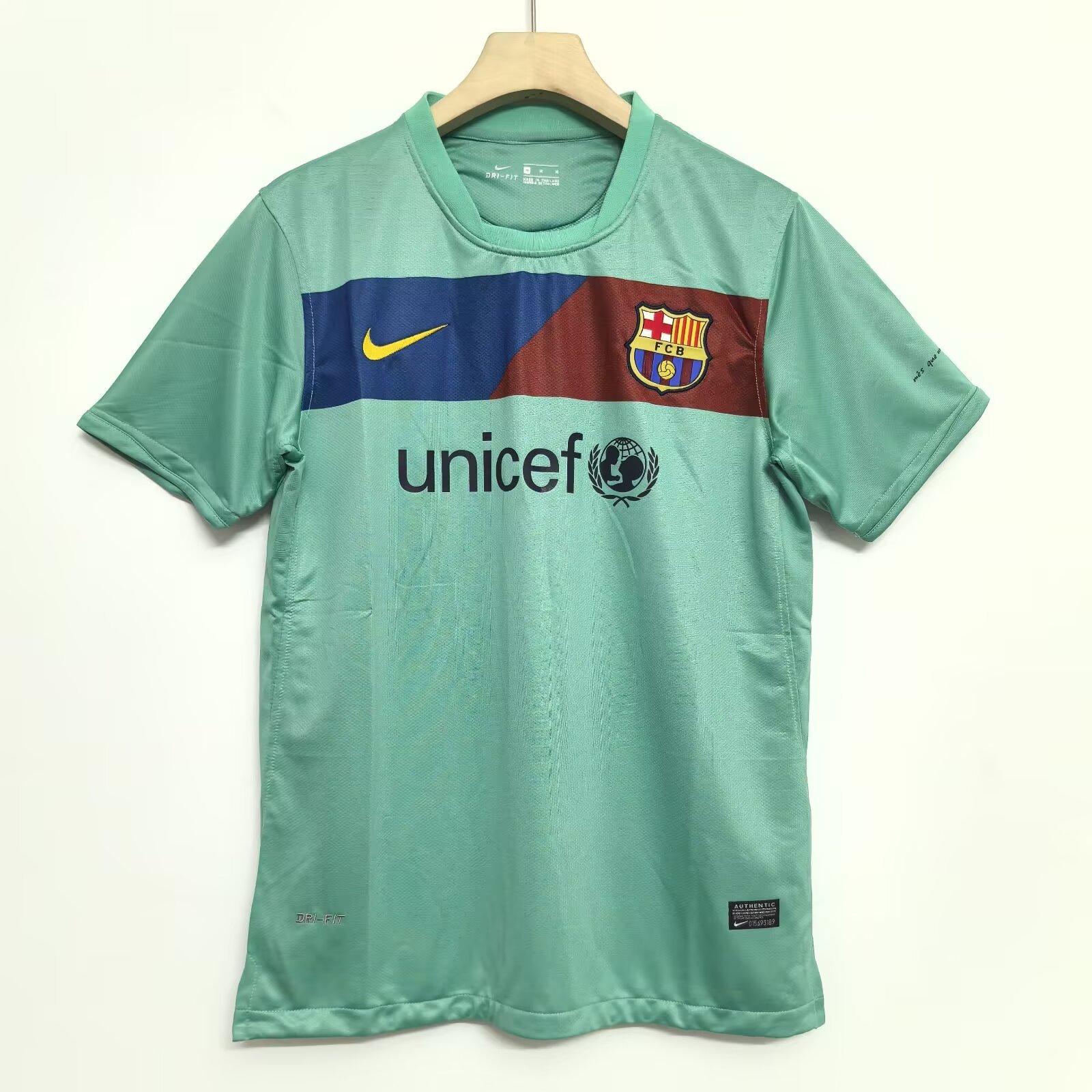 10-11 Retro Version FC Barcelona Away Jersey