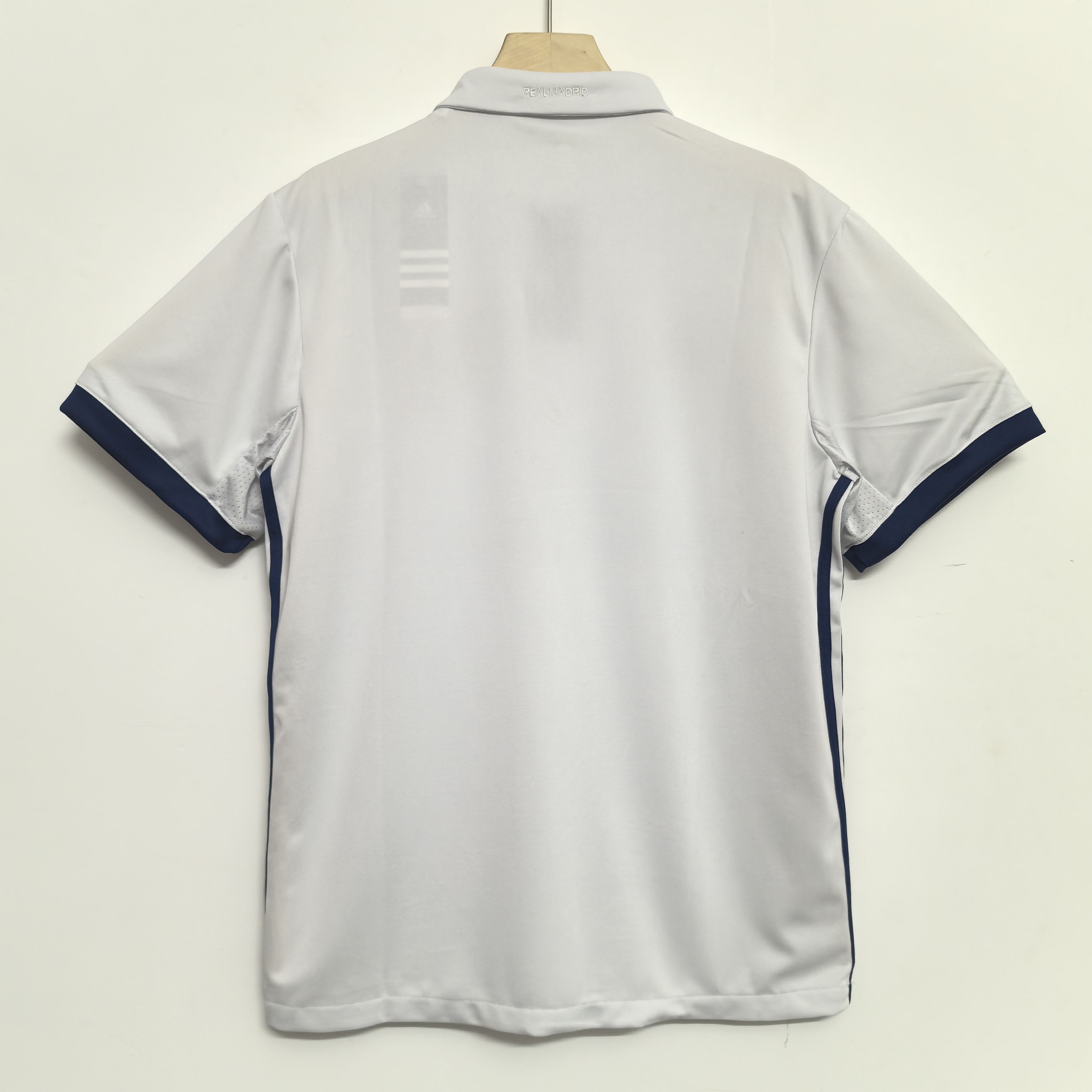 16-17 Retro Version Real Madrid Home Jersey