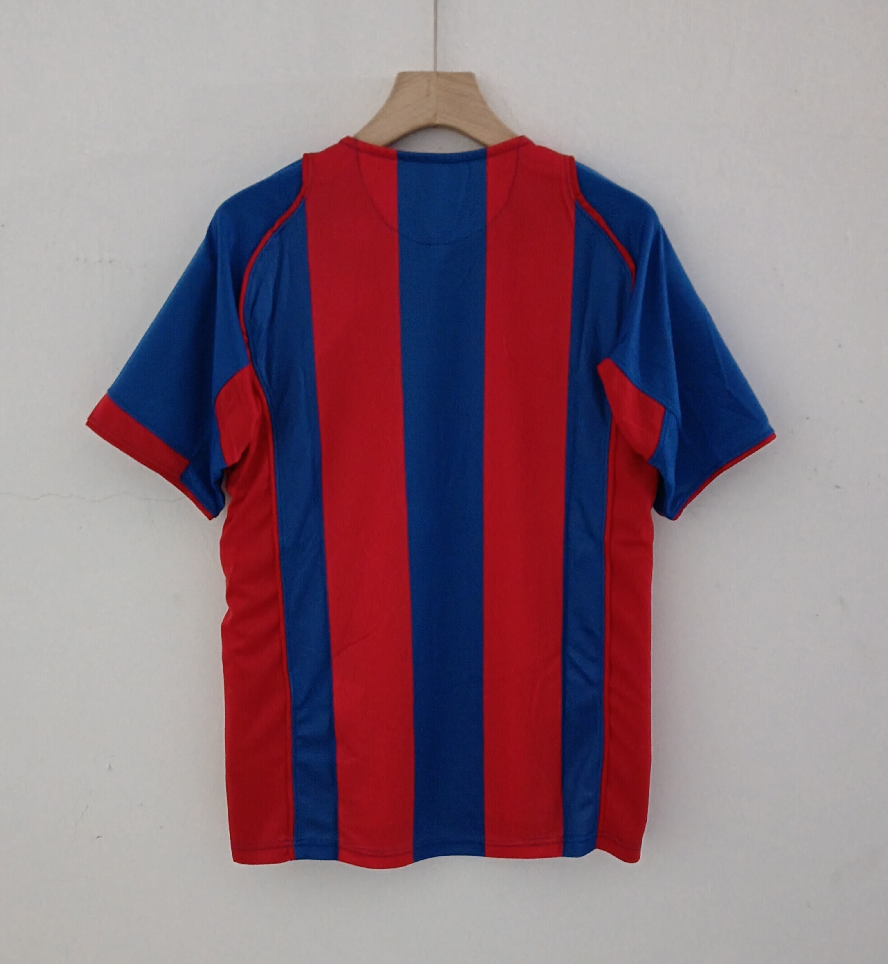 04-05 Retro Version FC Barcelona Home Jersey