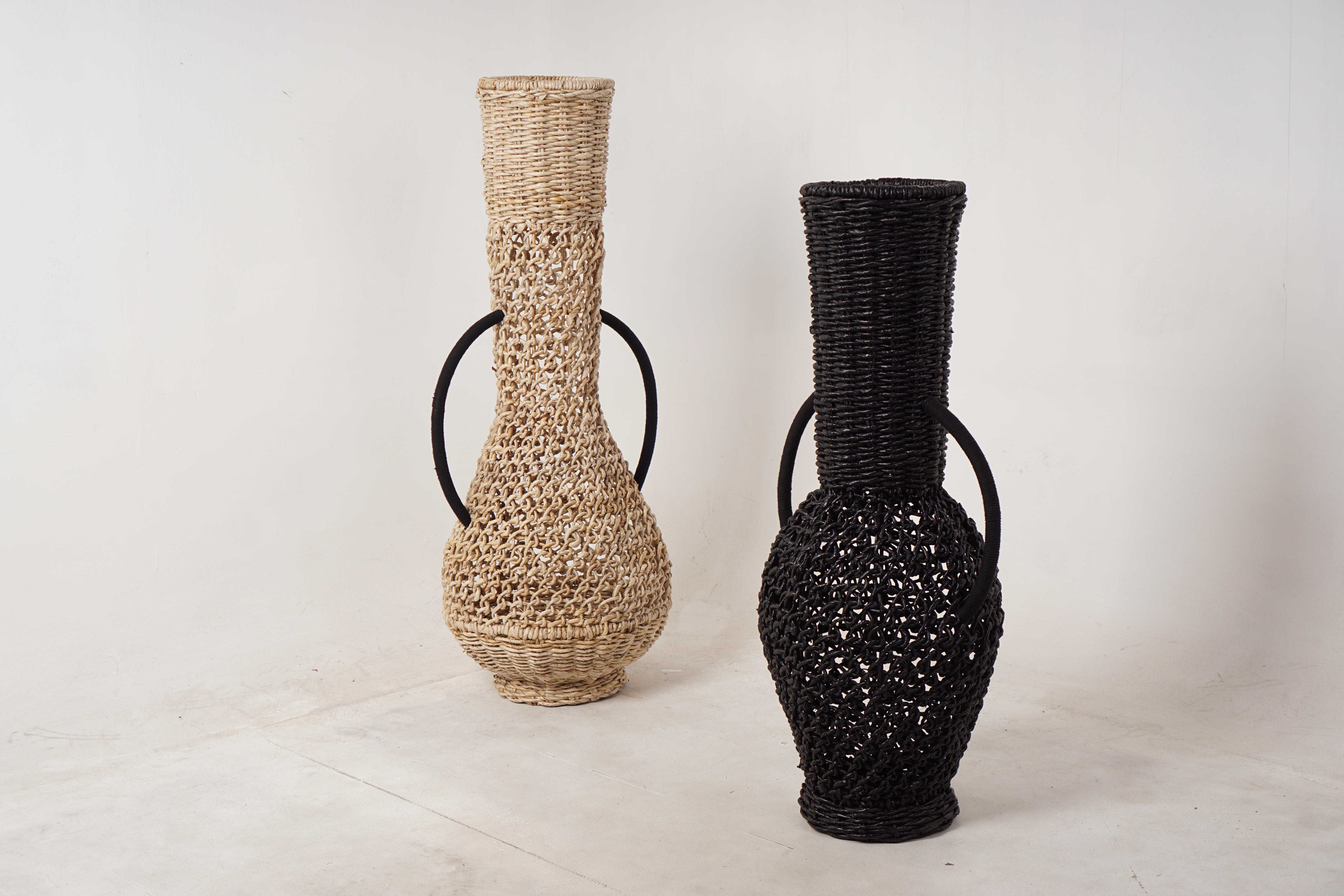 ZAVINA VASE