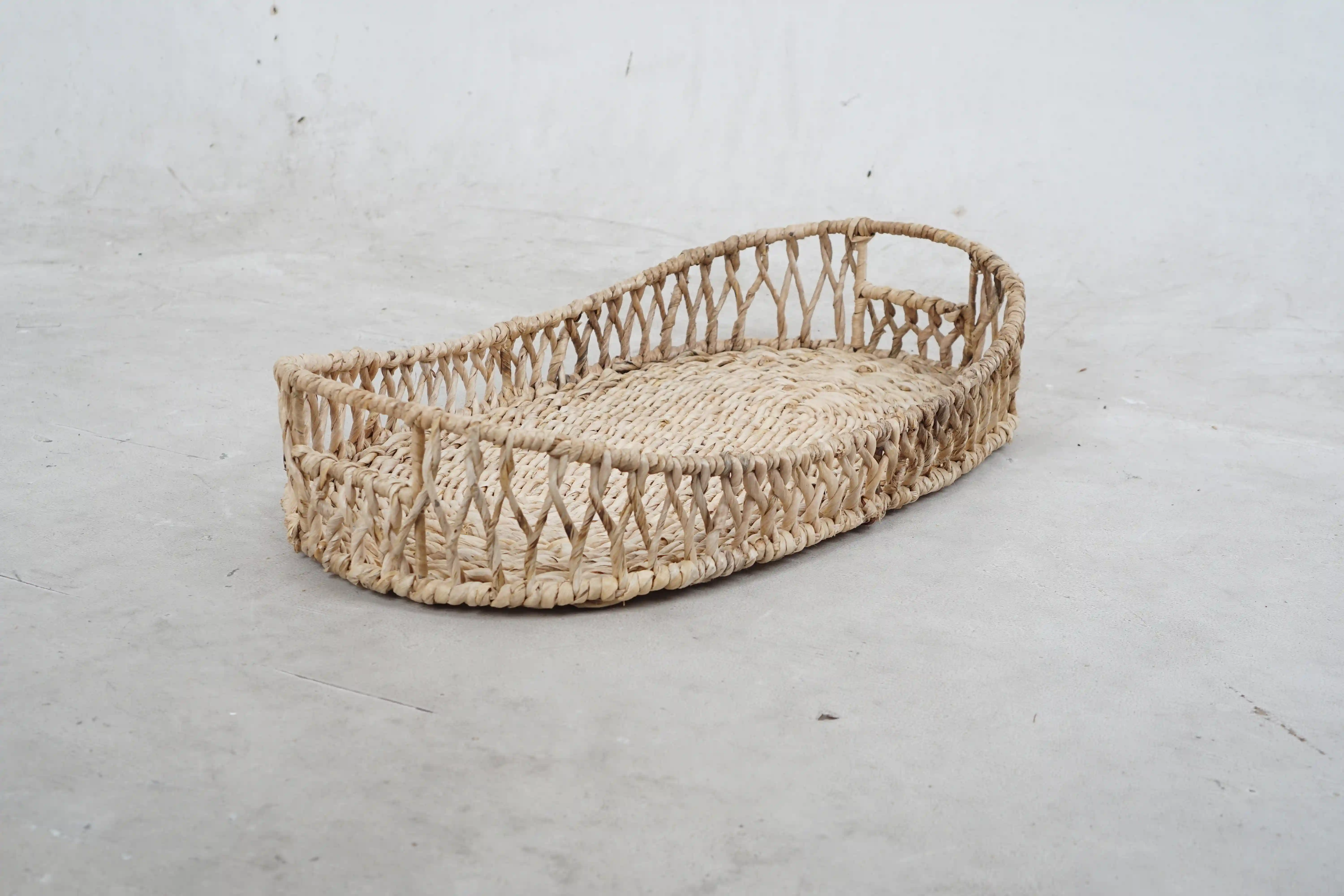 CARVELLA  BANANA BARK TRAY