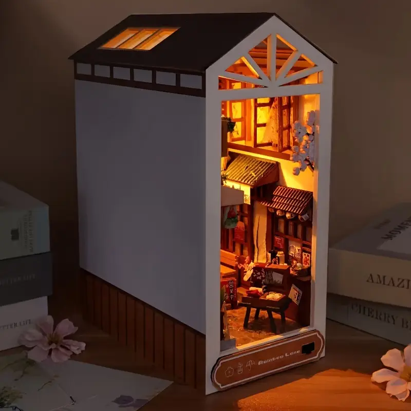 DIY BOOK NOOK - Small Alley after rain