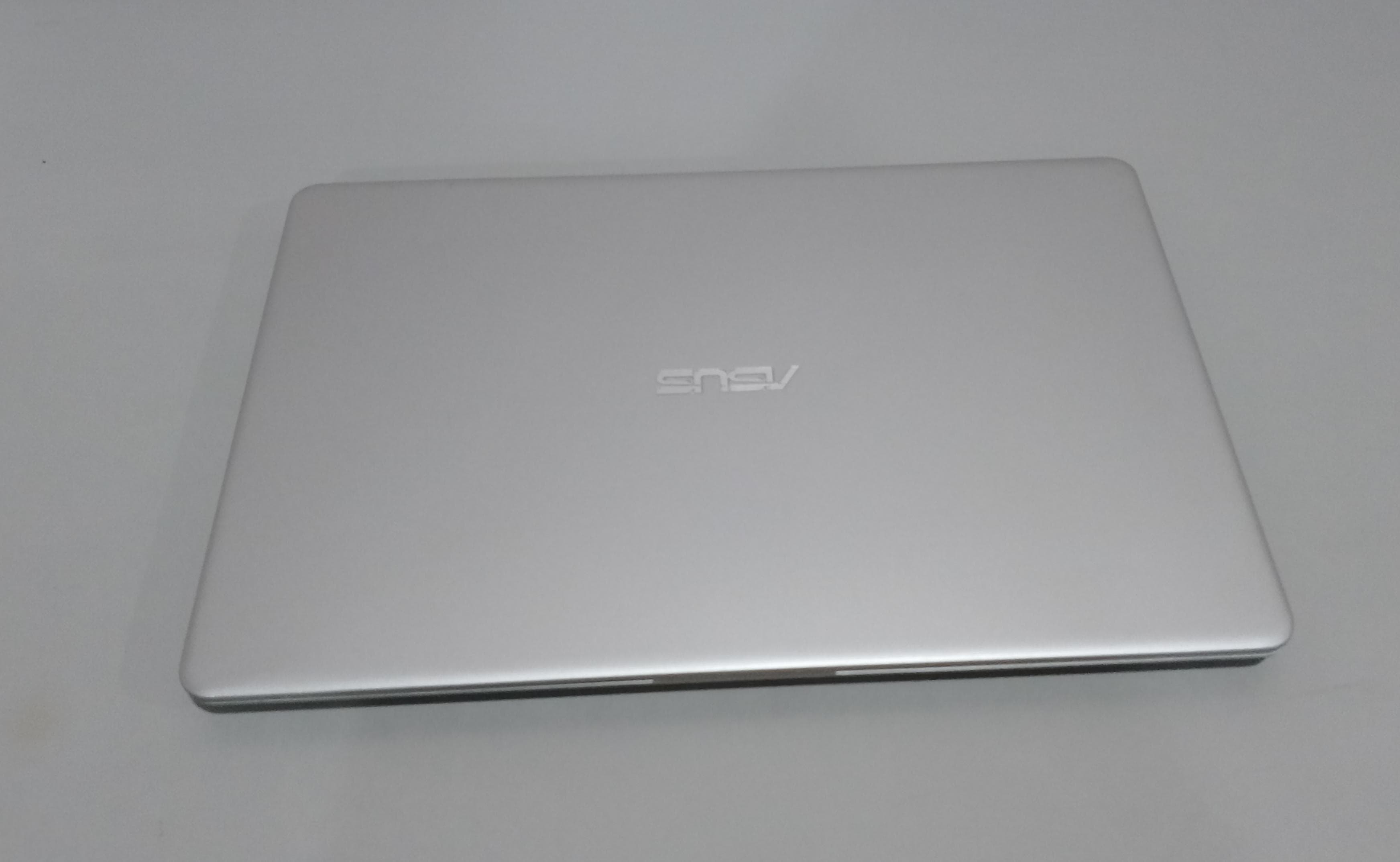 🌟Brand - Asus X510 🌟Processor - i7 8th  🌟Ram - 8GB 🌟Internal Storage - 256 Ssd 🌟 Graphic - 2GB Nvidia  🌟Screen Size - 15.6 inch 