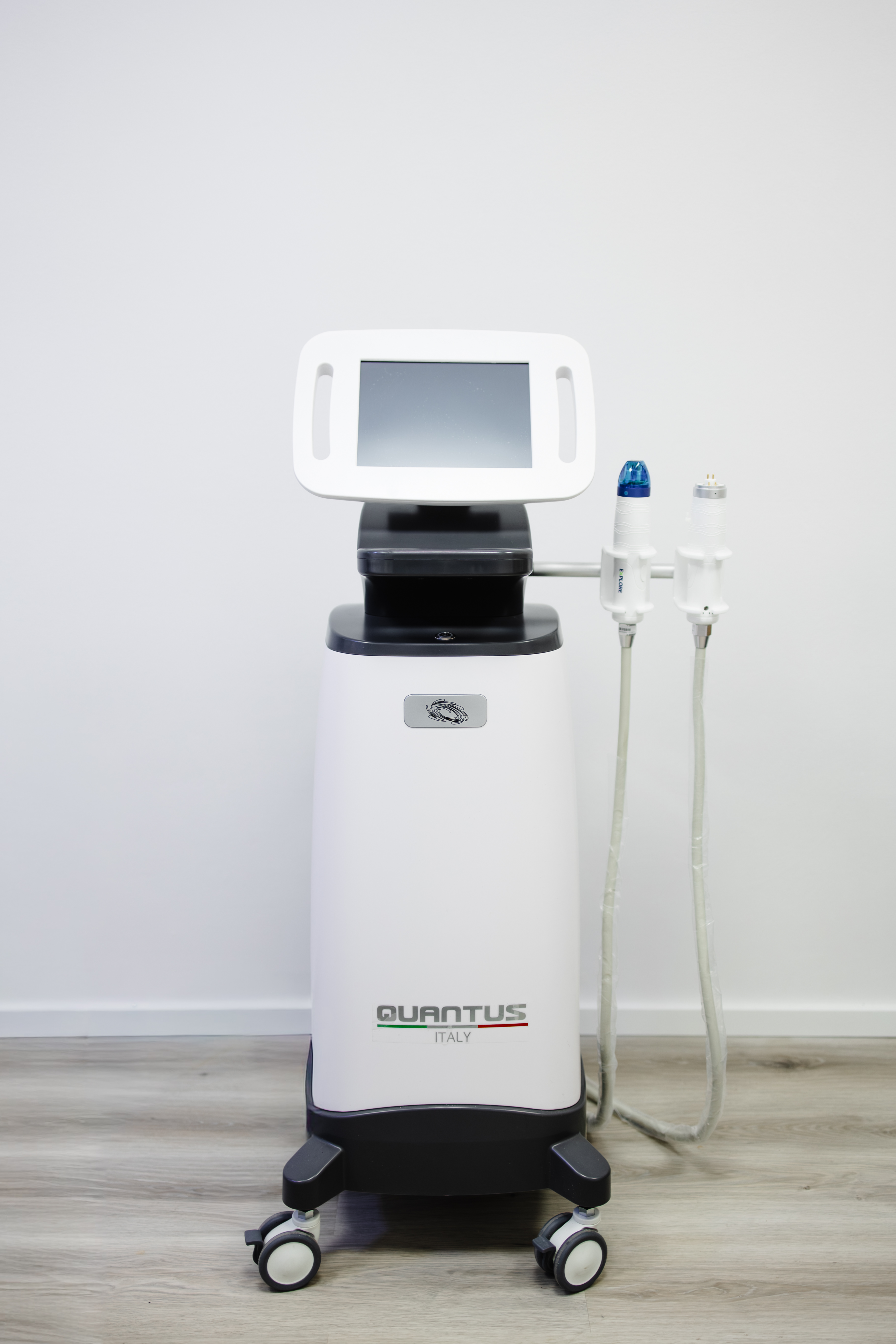 QUANTUM  Urządzenie RF mikroigłowa i bezigłowa 