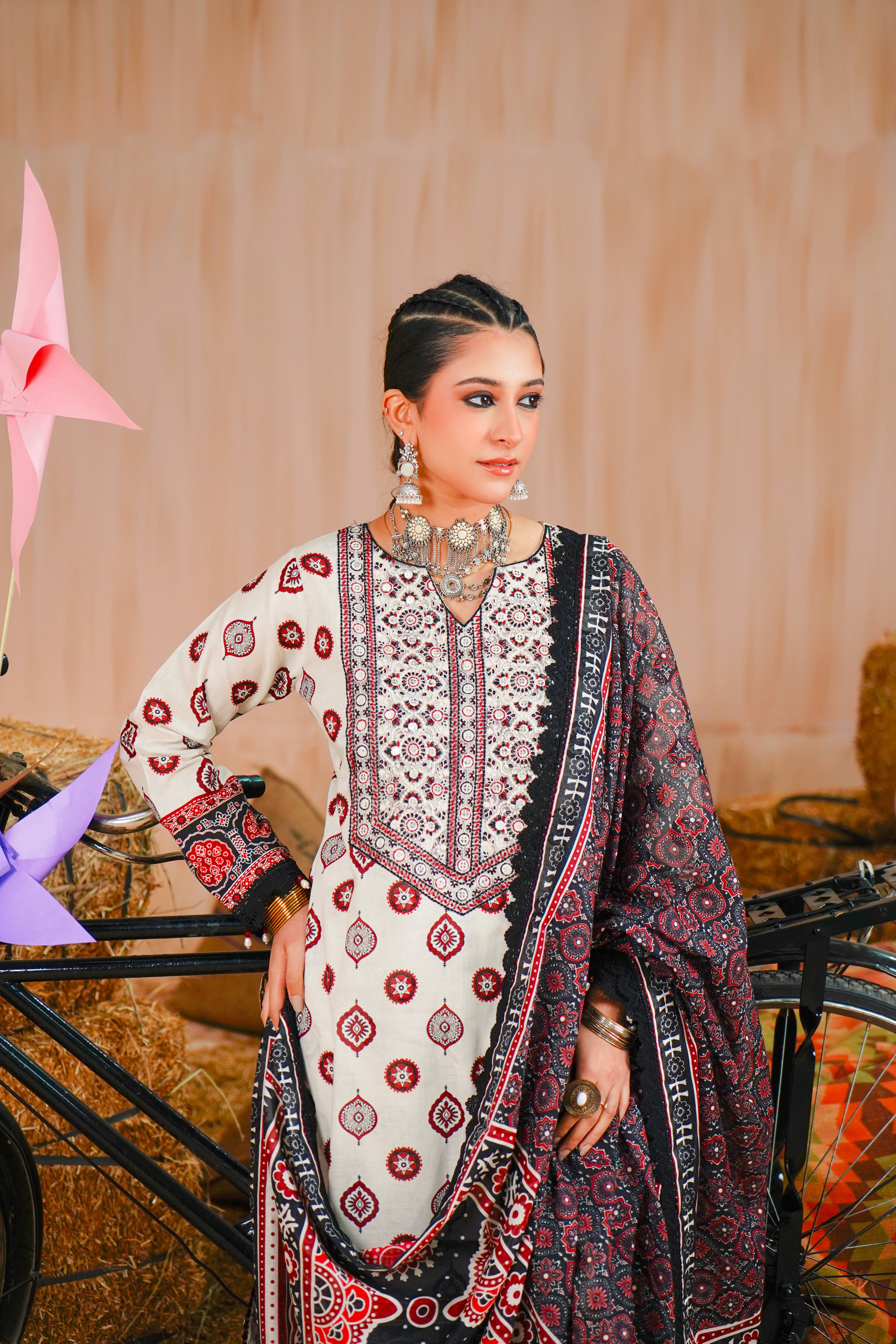 AJRAK COLLECTION 25