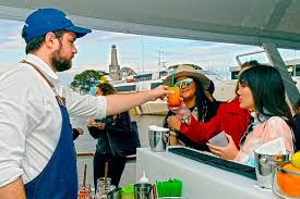 Humberto M. Sunset – Navegação com Open Bar no Pôr do Sol