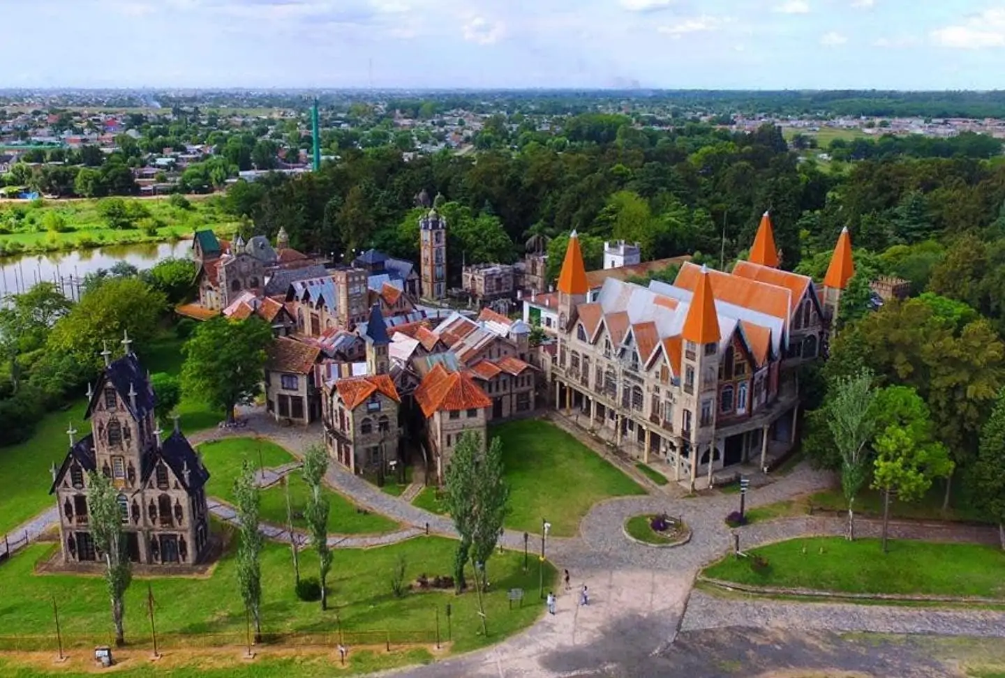 Campanópolis - Aldeia Medieval