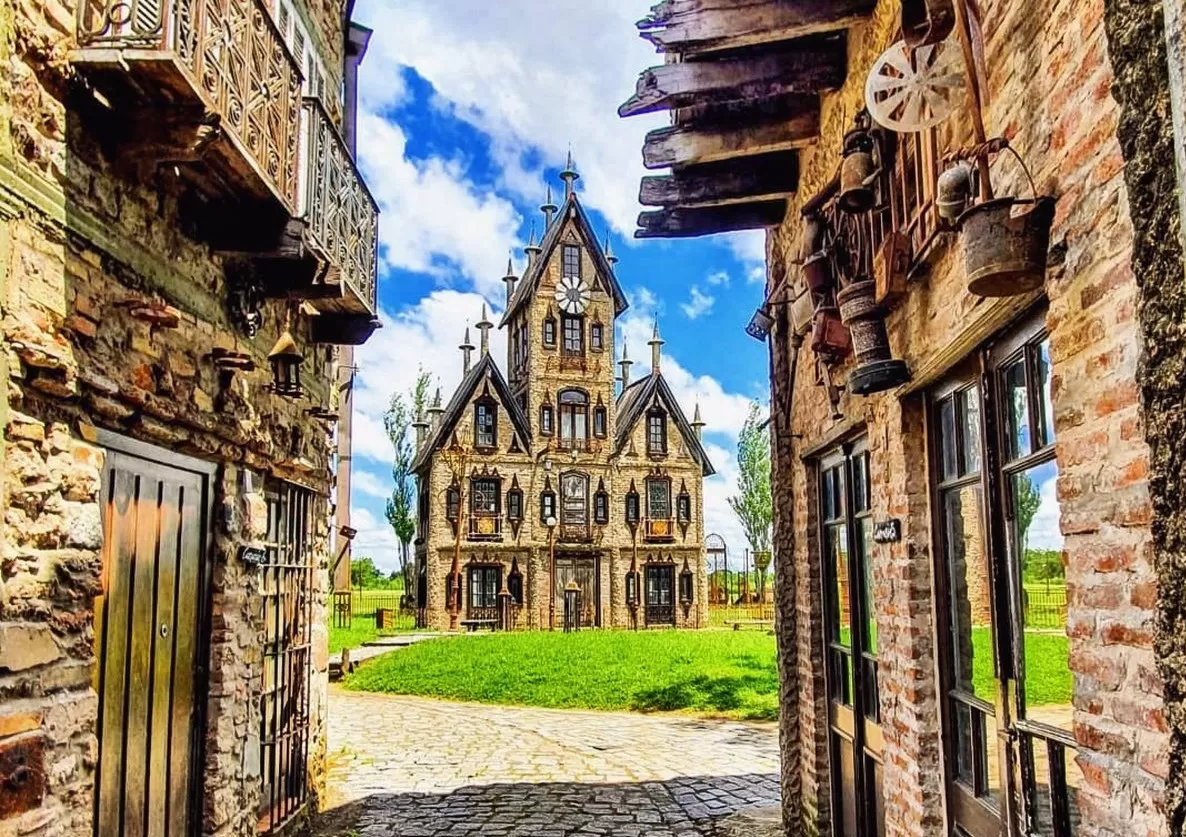 Campanópolis - Aldeia Medieval