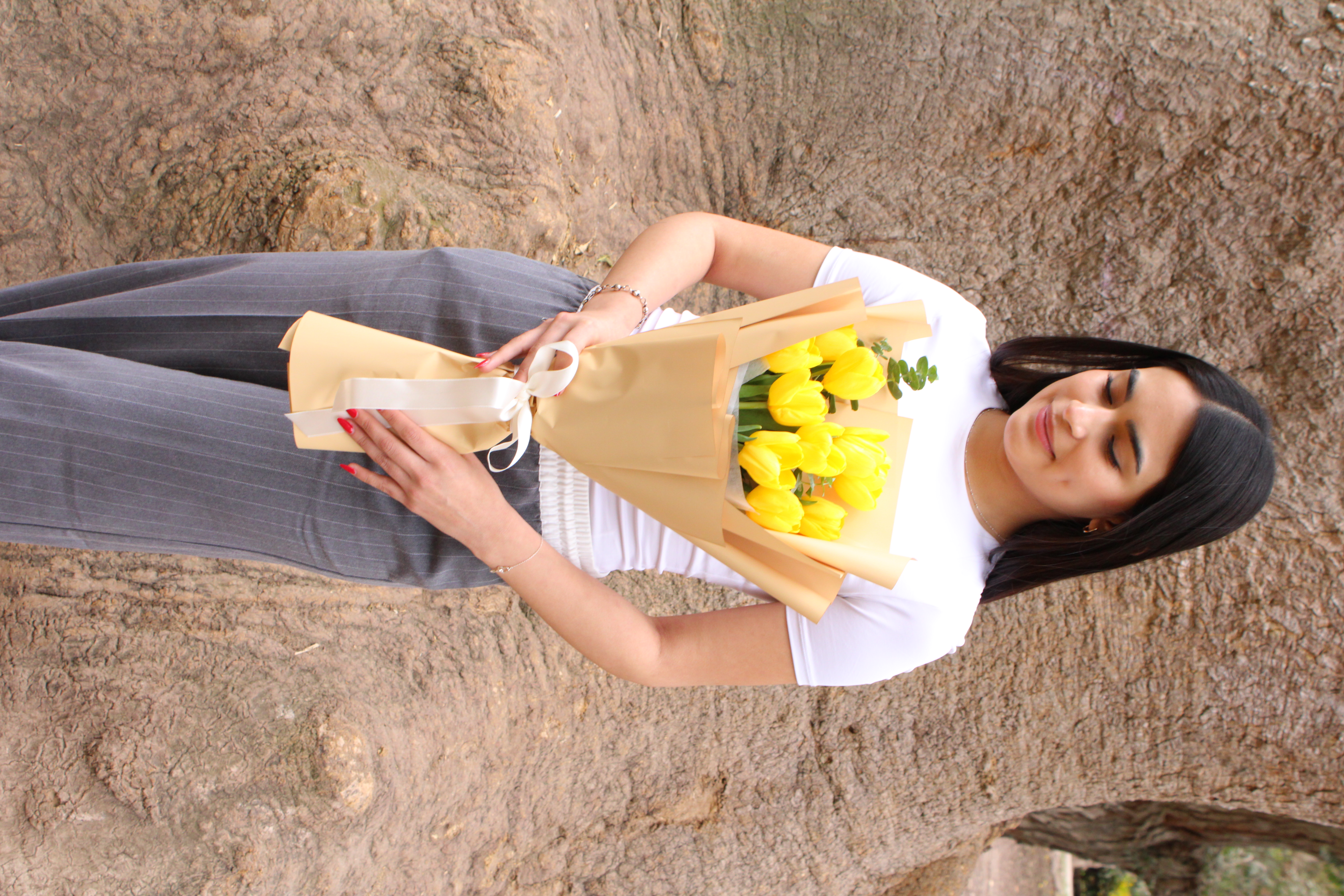 Ramo de 10 tulipanes amarillos