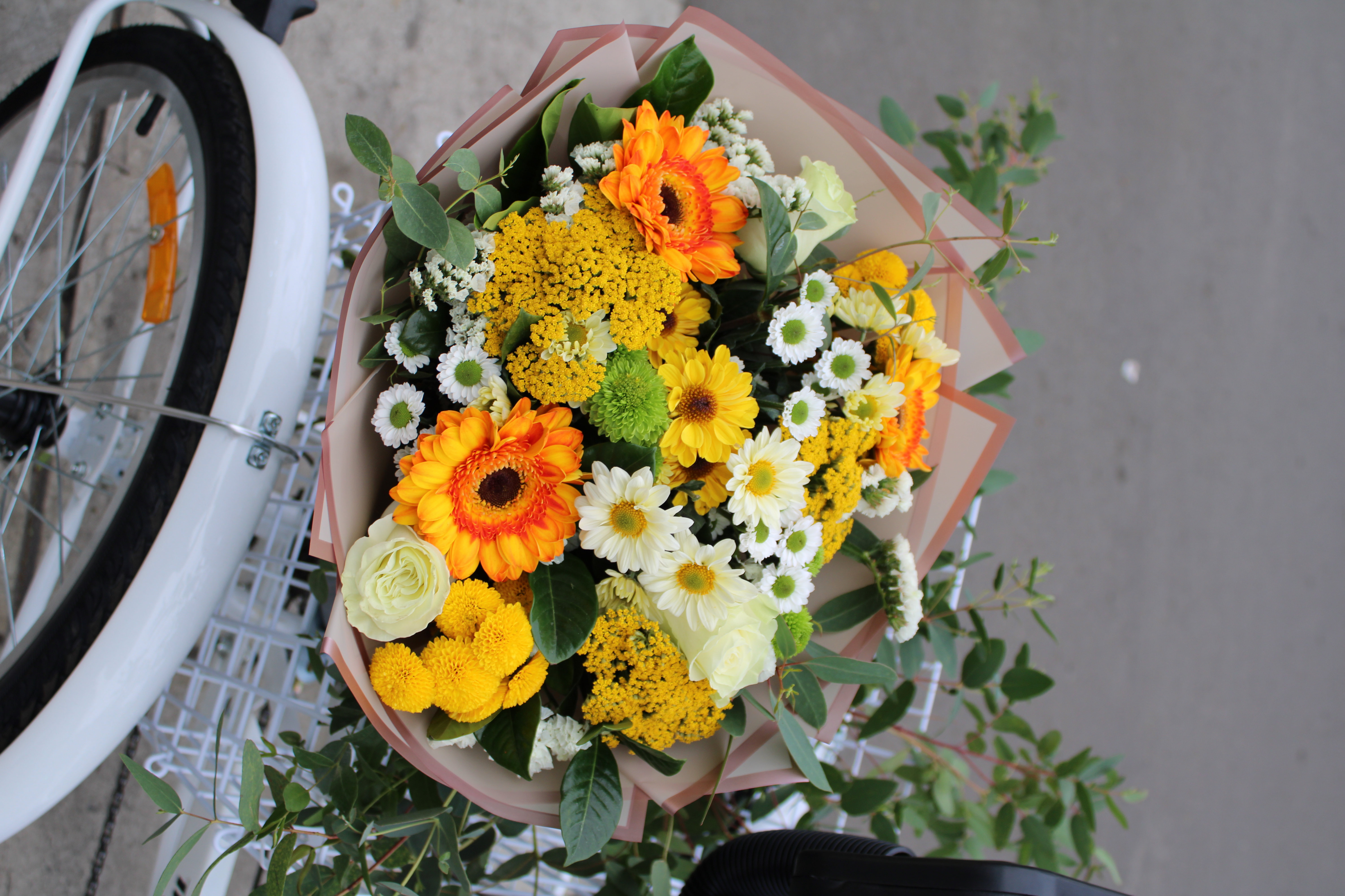 Ramo gerberas, rosas y margaritas