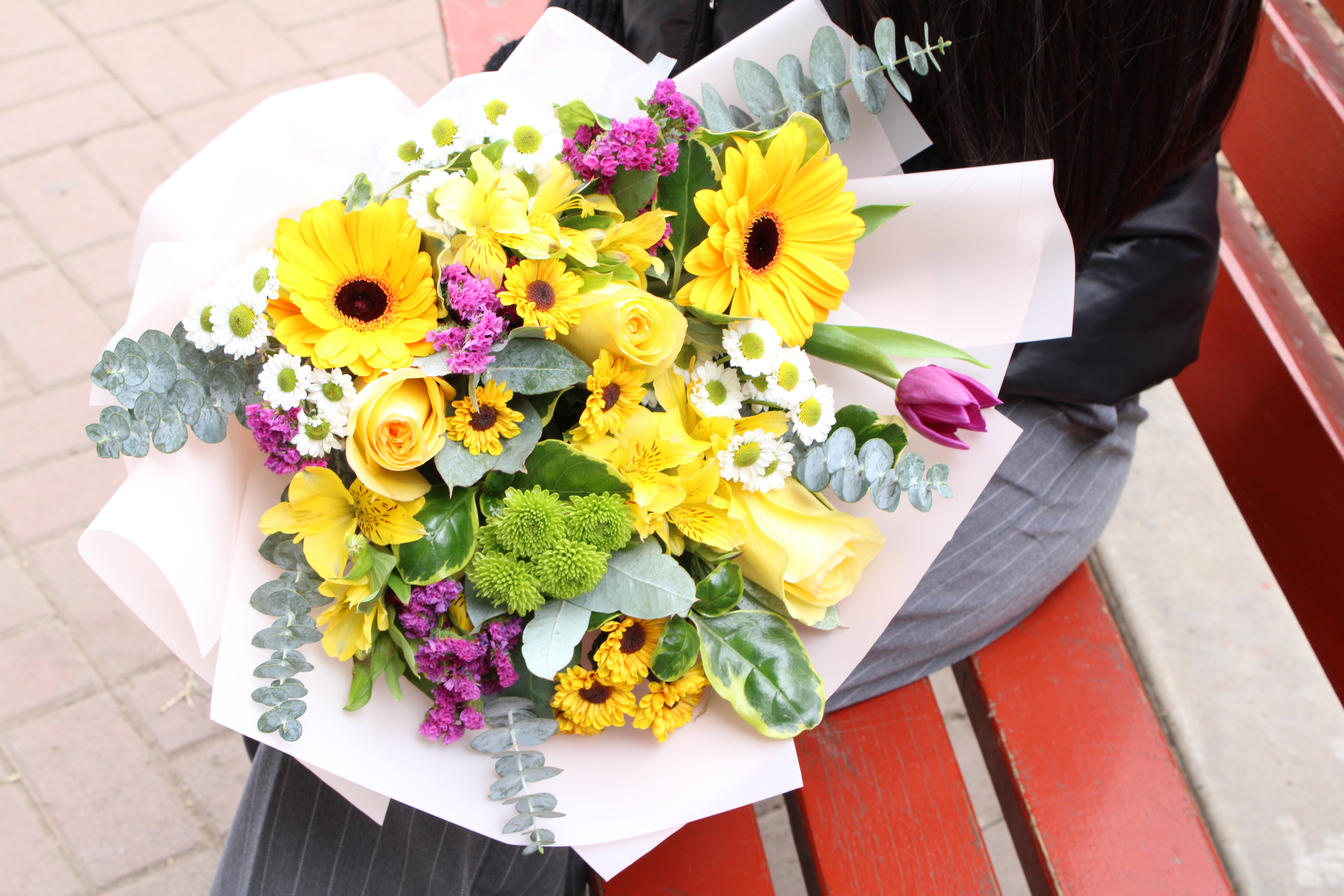 Ramo de gerberas, rosas y tulipán