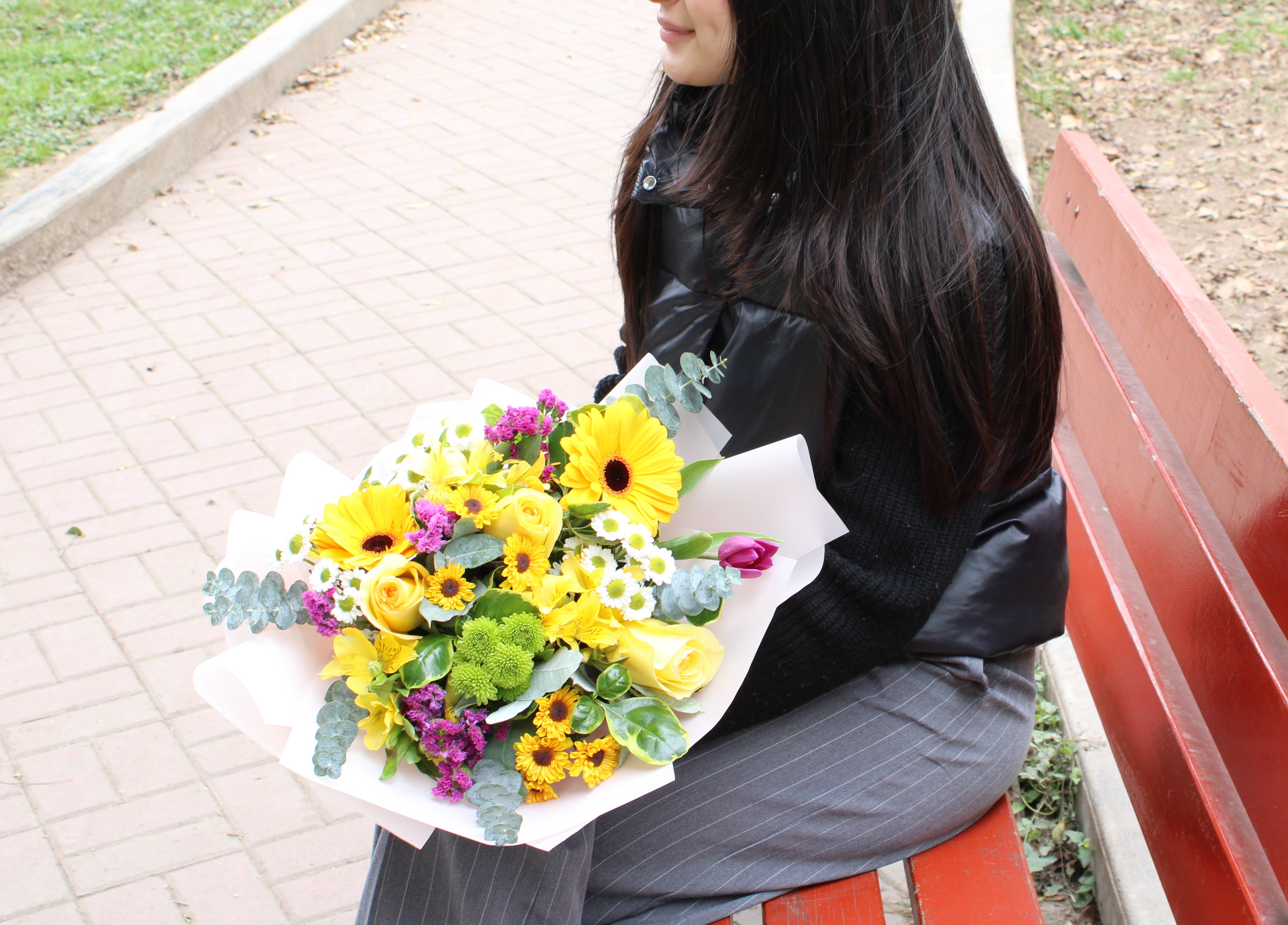 Ramo de gerberas, rosas y tulipán