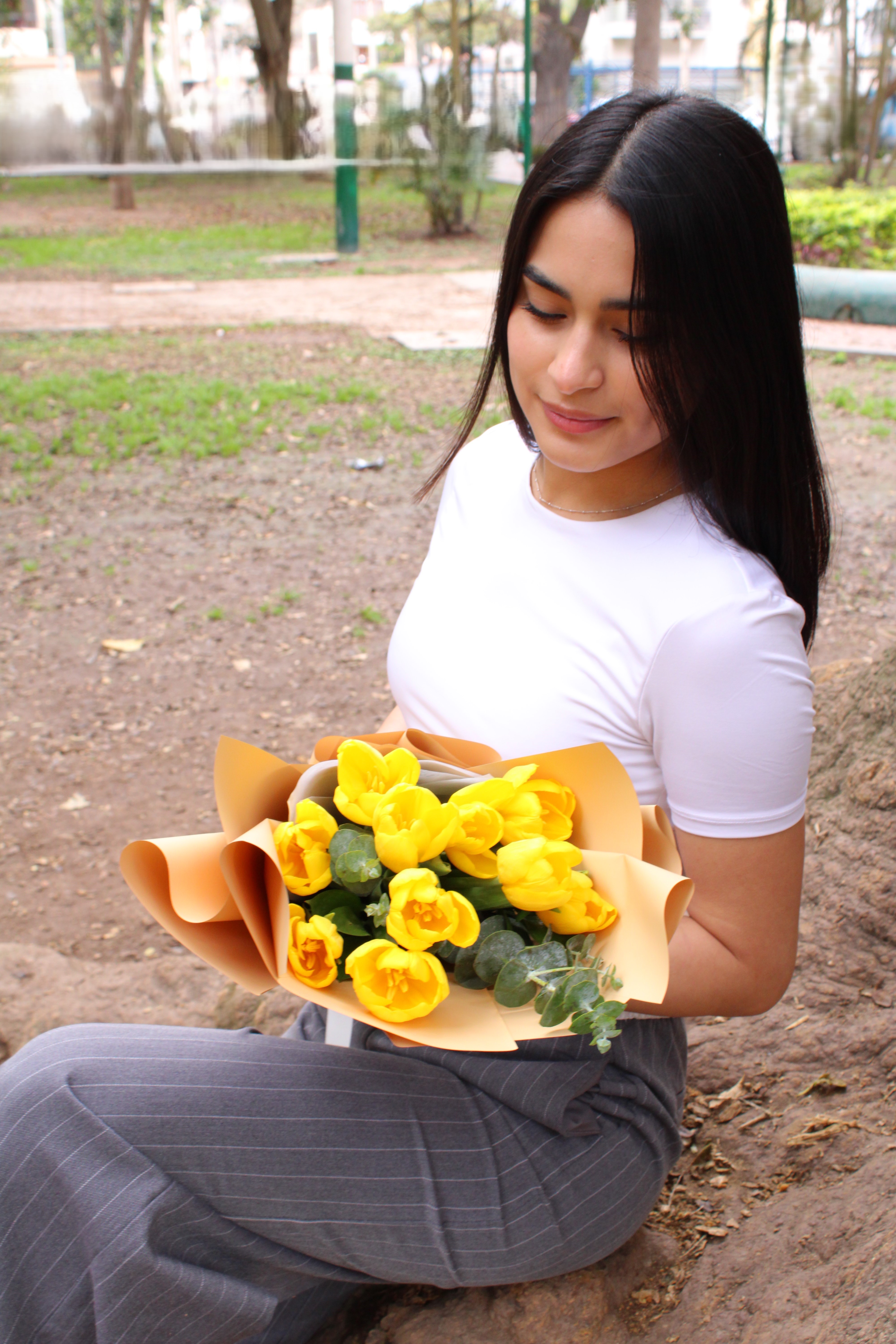 Ramo de 10 tulipanes amarillos
