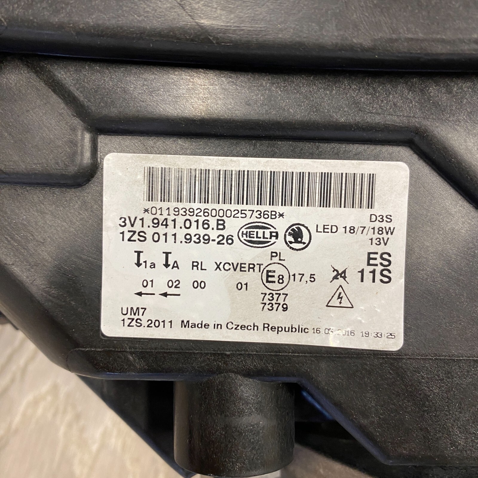 Skoda Superb III 3V1941015A front headlight xenon left headlight headlamp