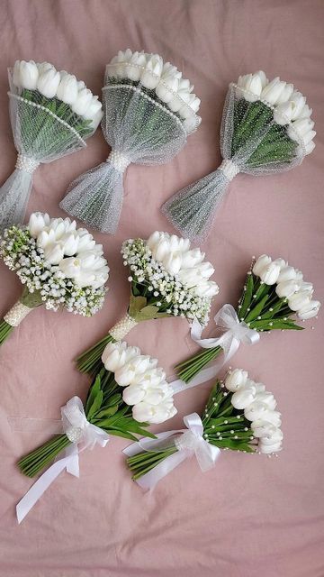 Brides maids bouquets ( 8 )