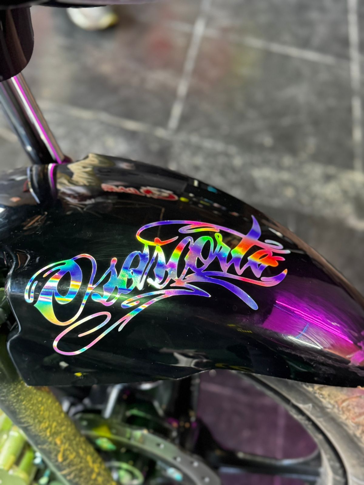 Adesivo holográfico personalizado Osascorte - Grau & Corte