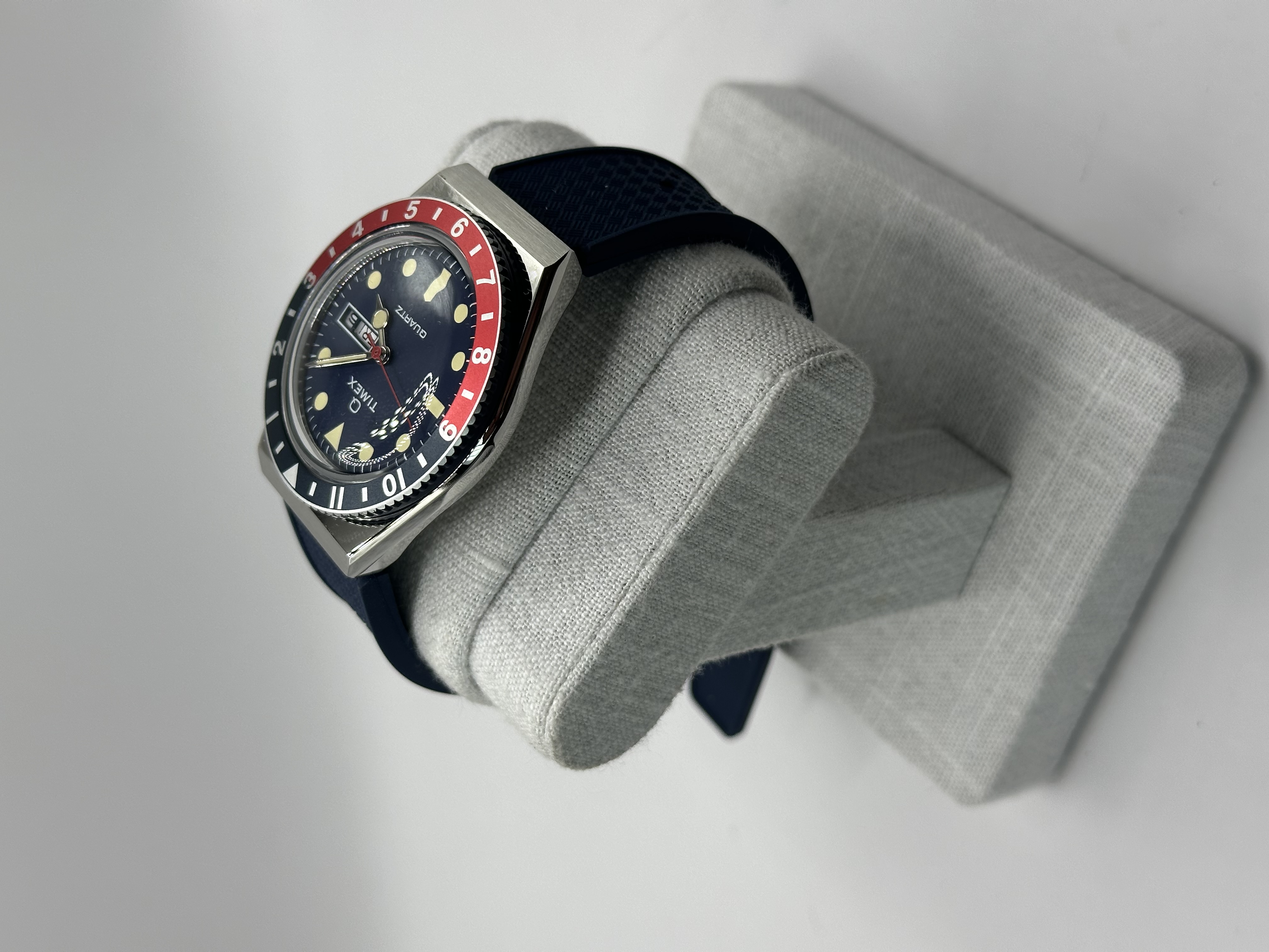 Timex Q Diver (TW2V32100)