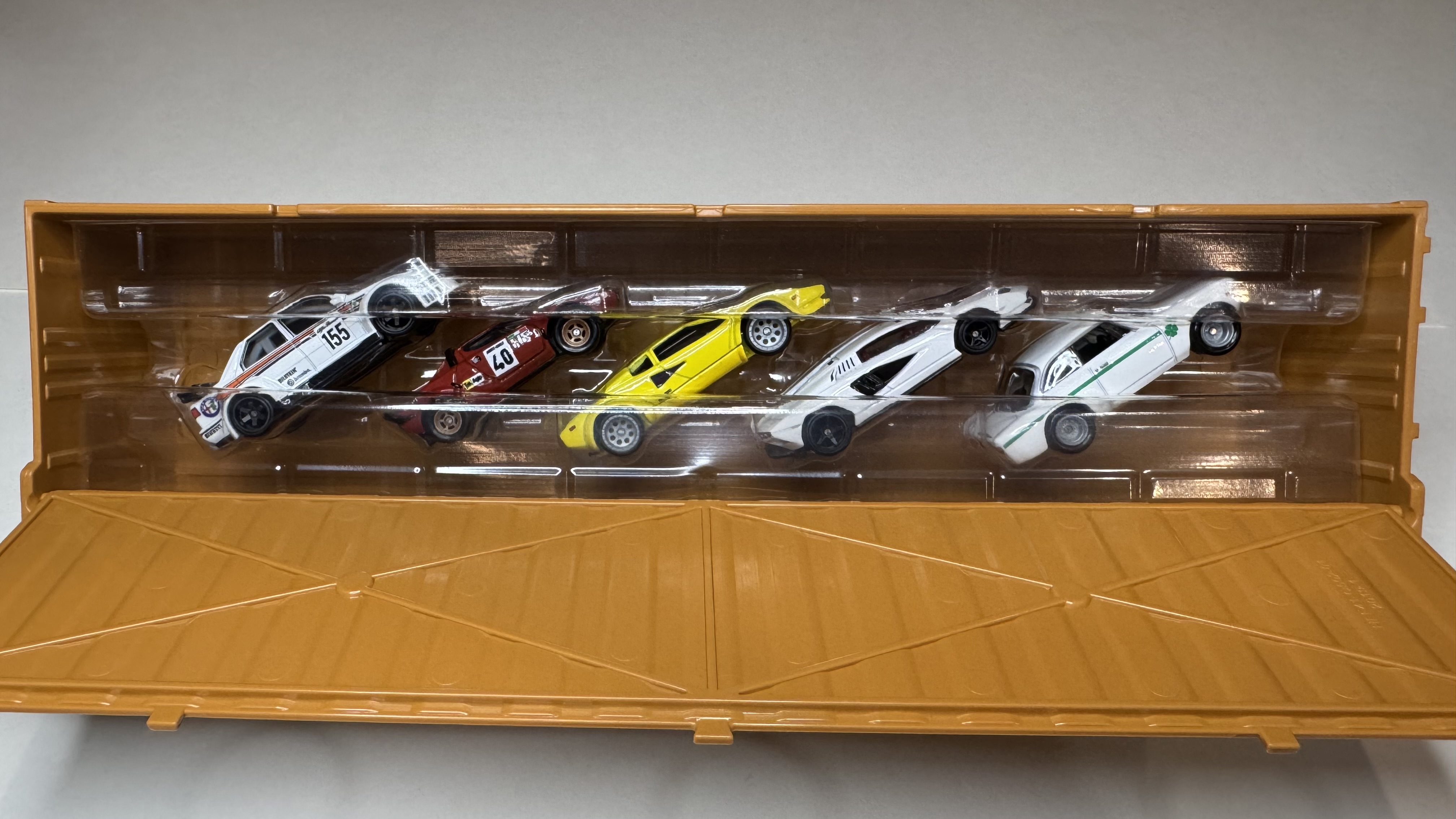 Hot Wheels Car Culture Spettacolare Container 5 car set