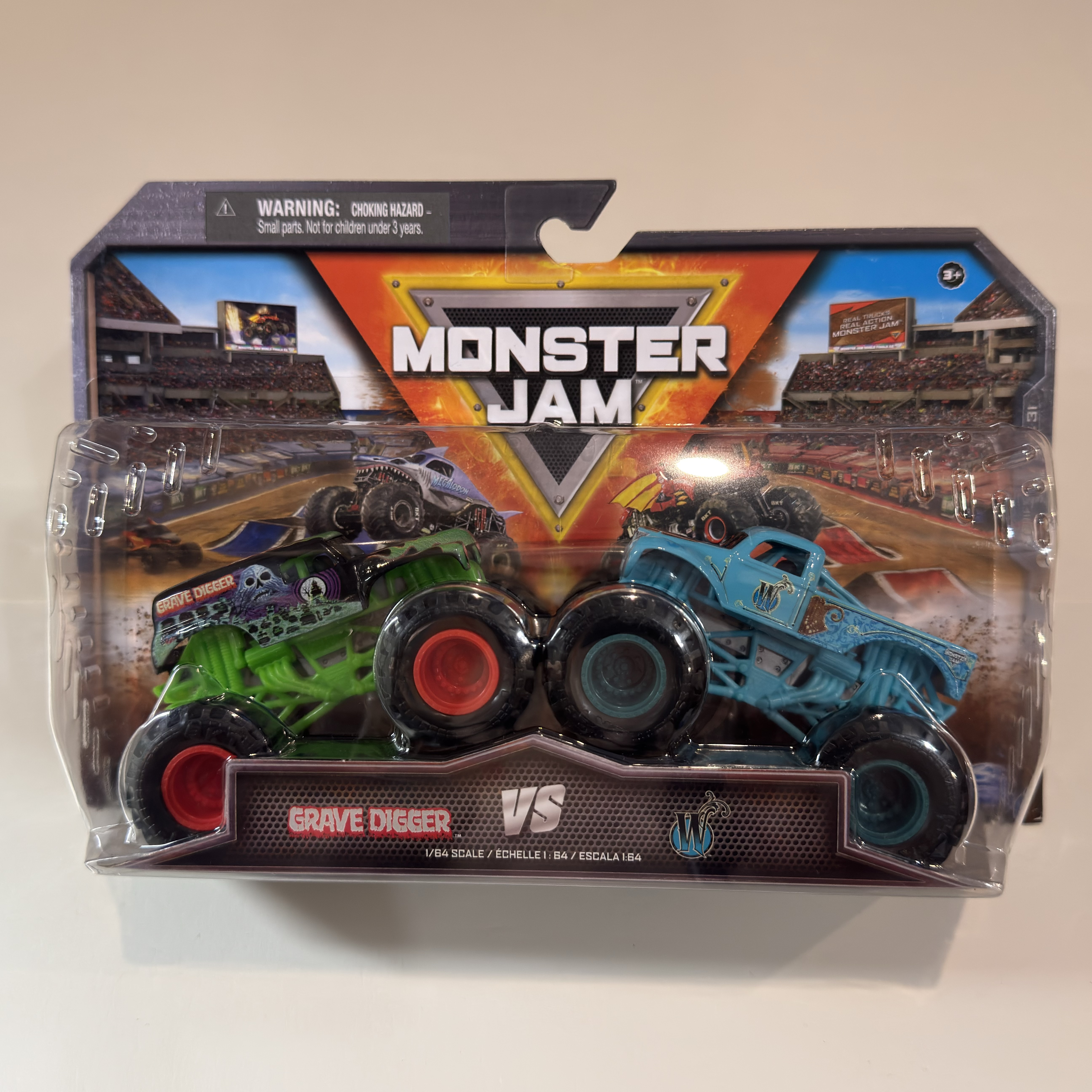 Monster Jam Die-Cast Trucks – Grave Digger vs. Blue Monster