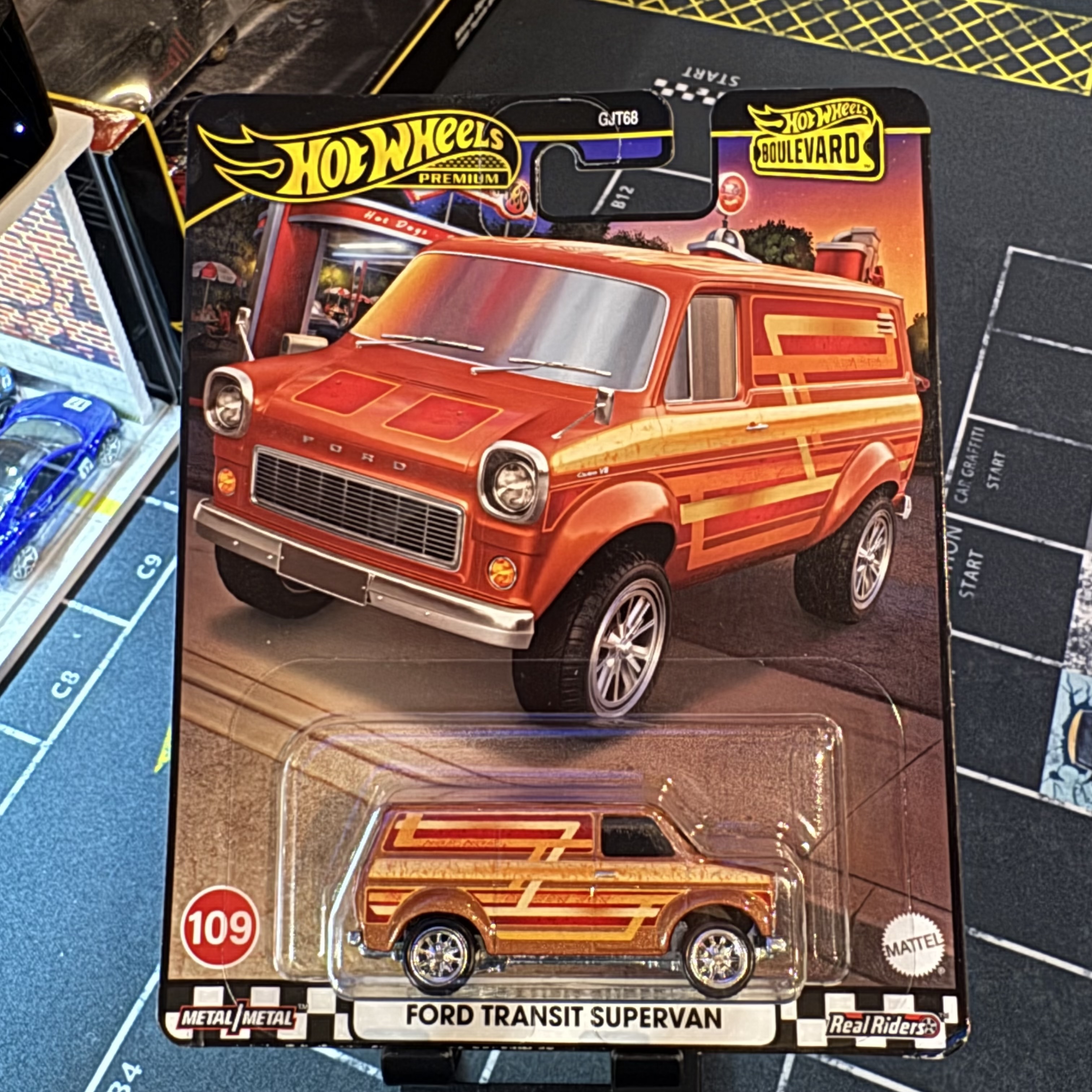 Hot Wheels Boulevard #109 Ford Transit Supervan