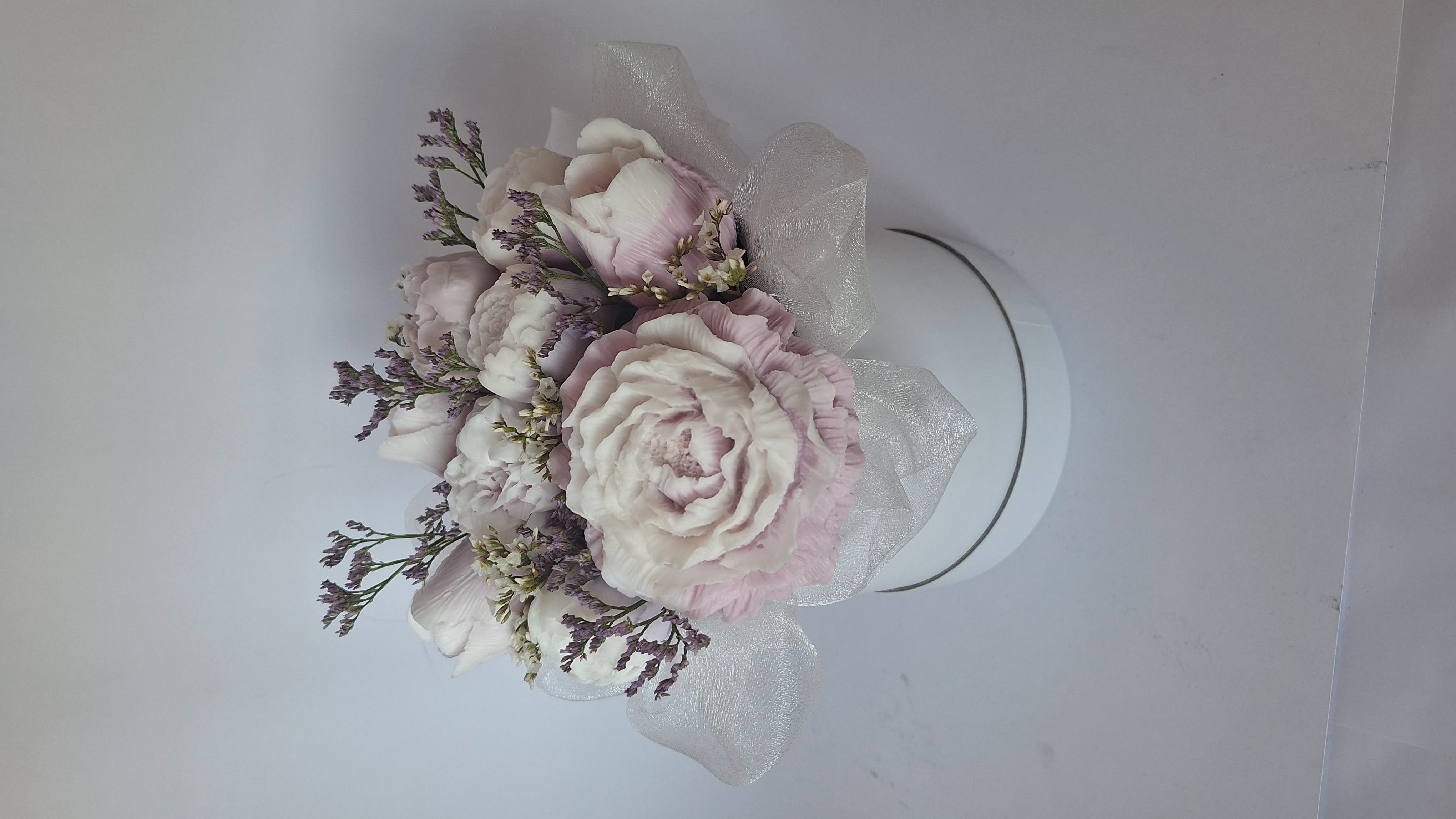 Muilo gėlių puokštė dėžutėje