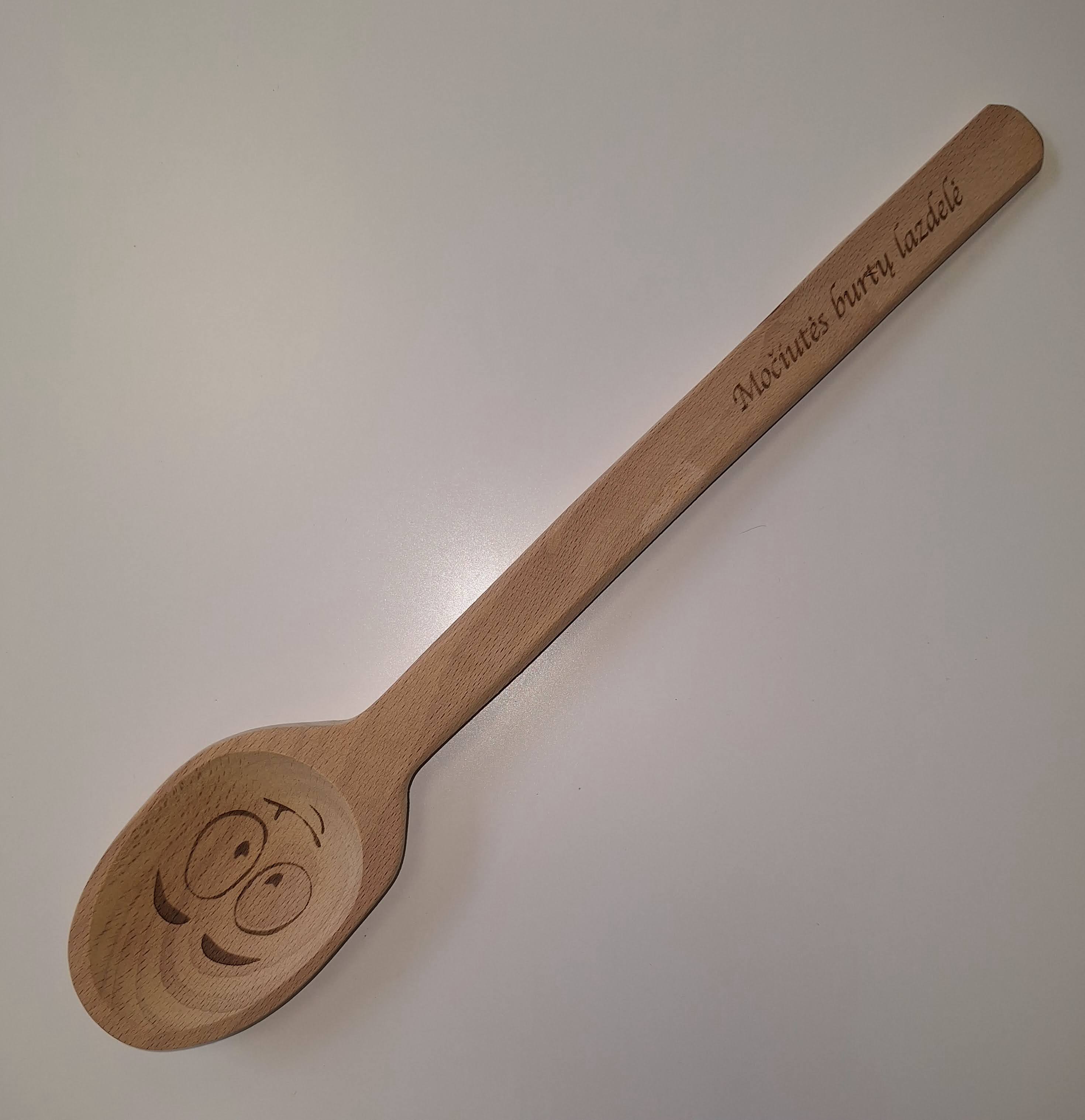Medinis šaukštas močiutei