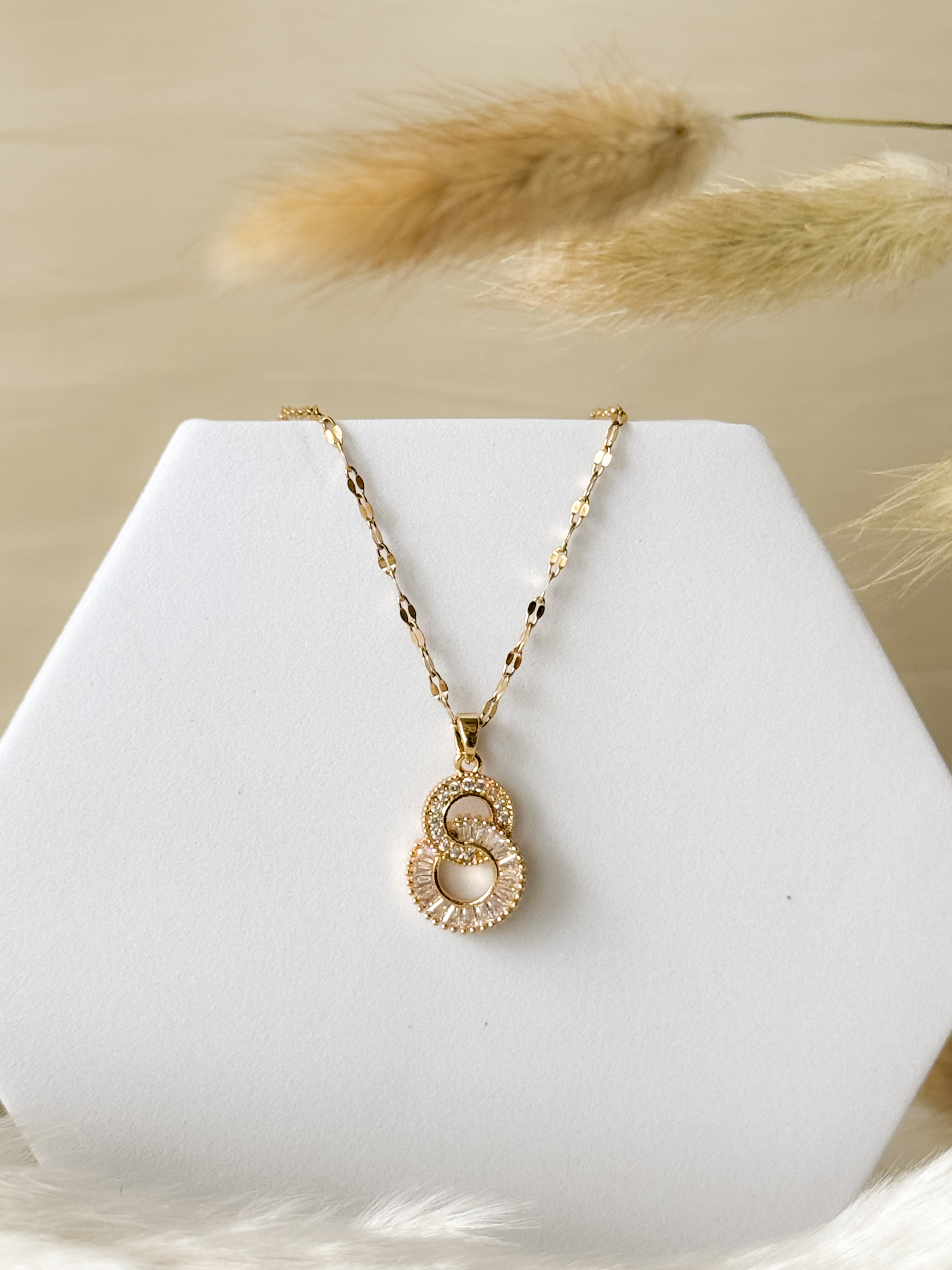 Elegant Double Circle Pendant Necklace