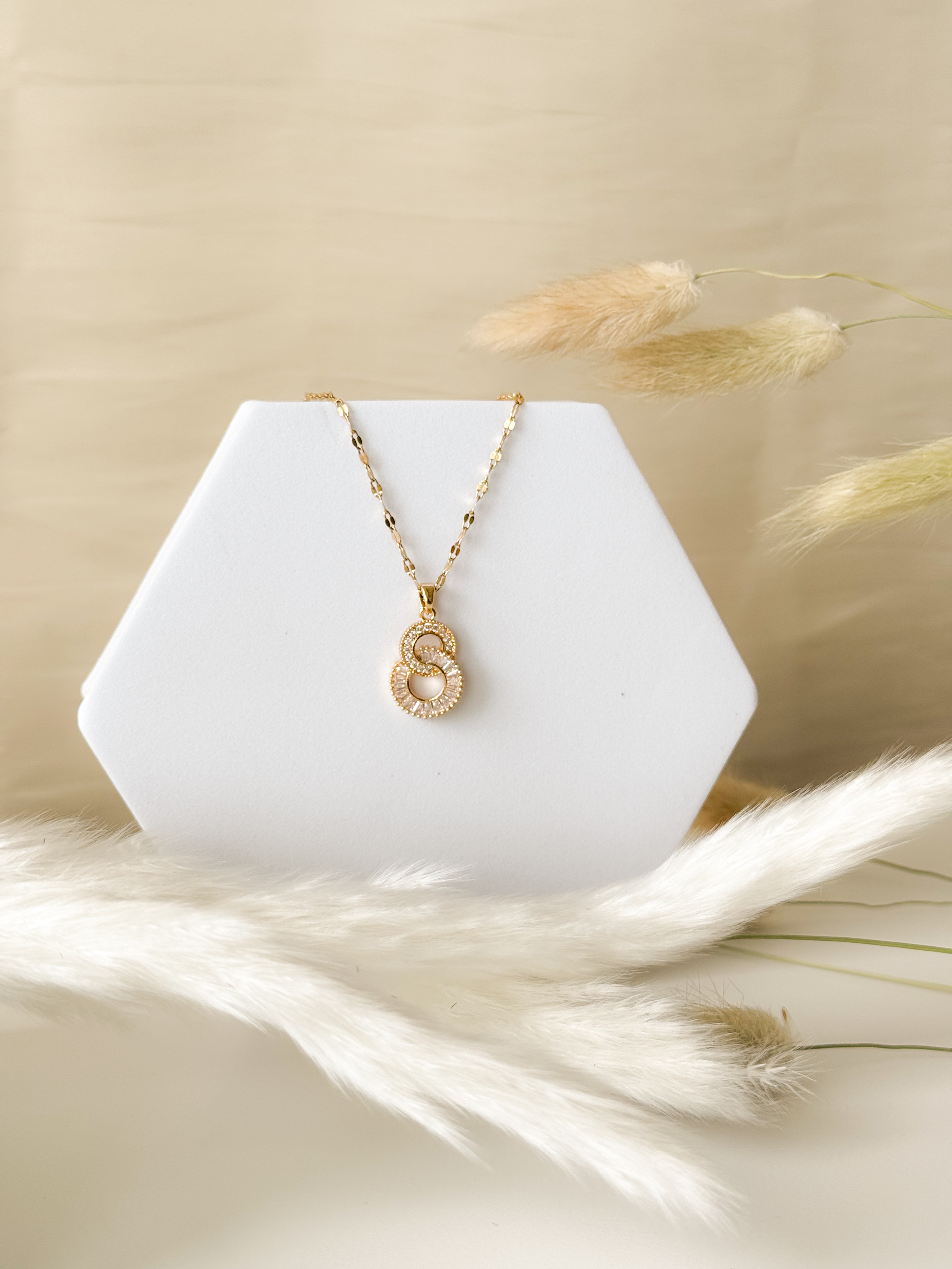 Elegant Double Circle Pendant Necklace