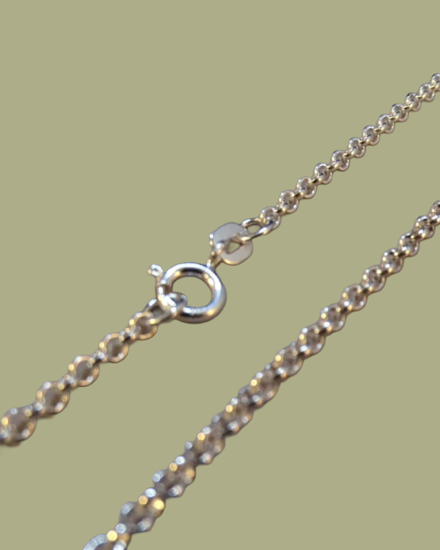 Medium Weight Silver Belcher Chain Available in 18 and 24 Inch