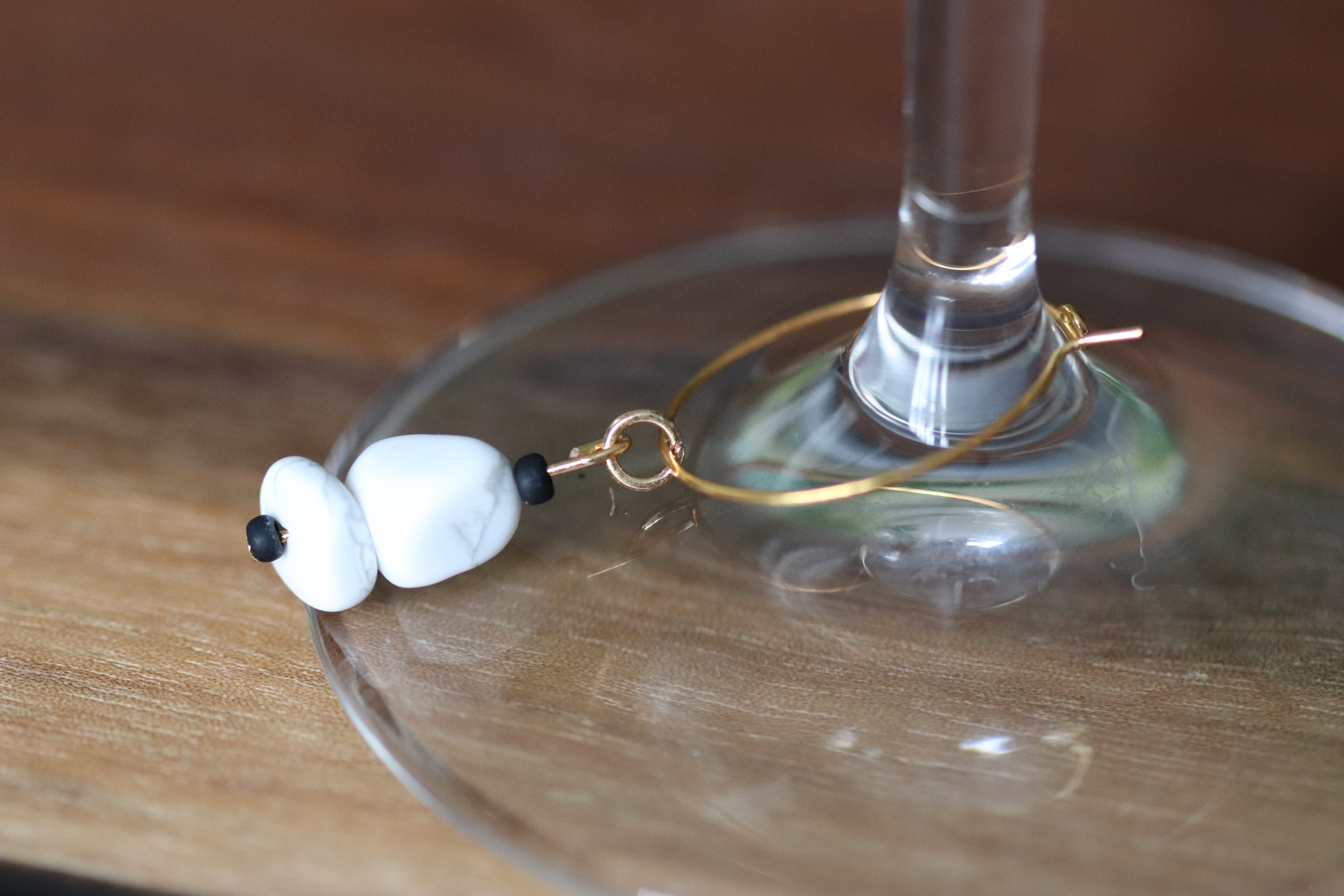 Elegant Wine Charm called "Gathering by the Island"