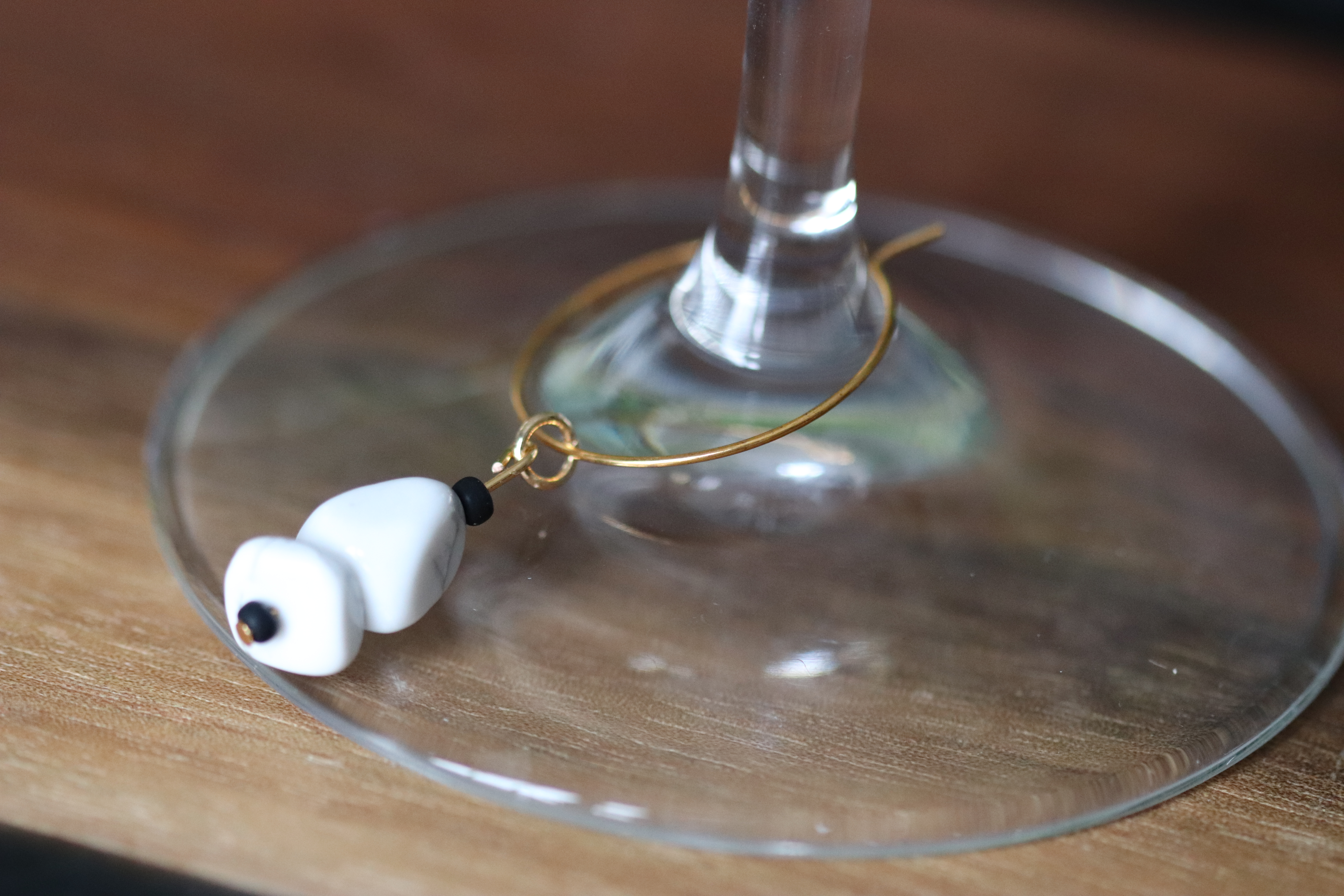 Elegant Wine Charm called "Gathering by the Island"