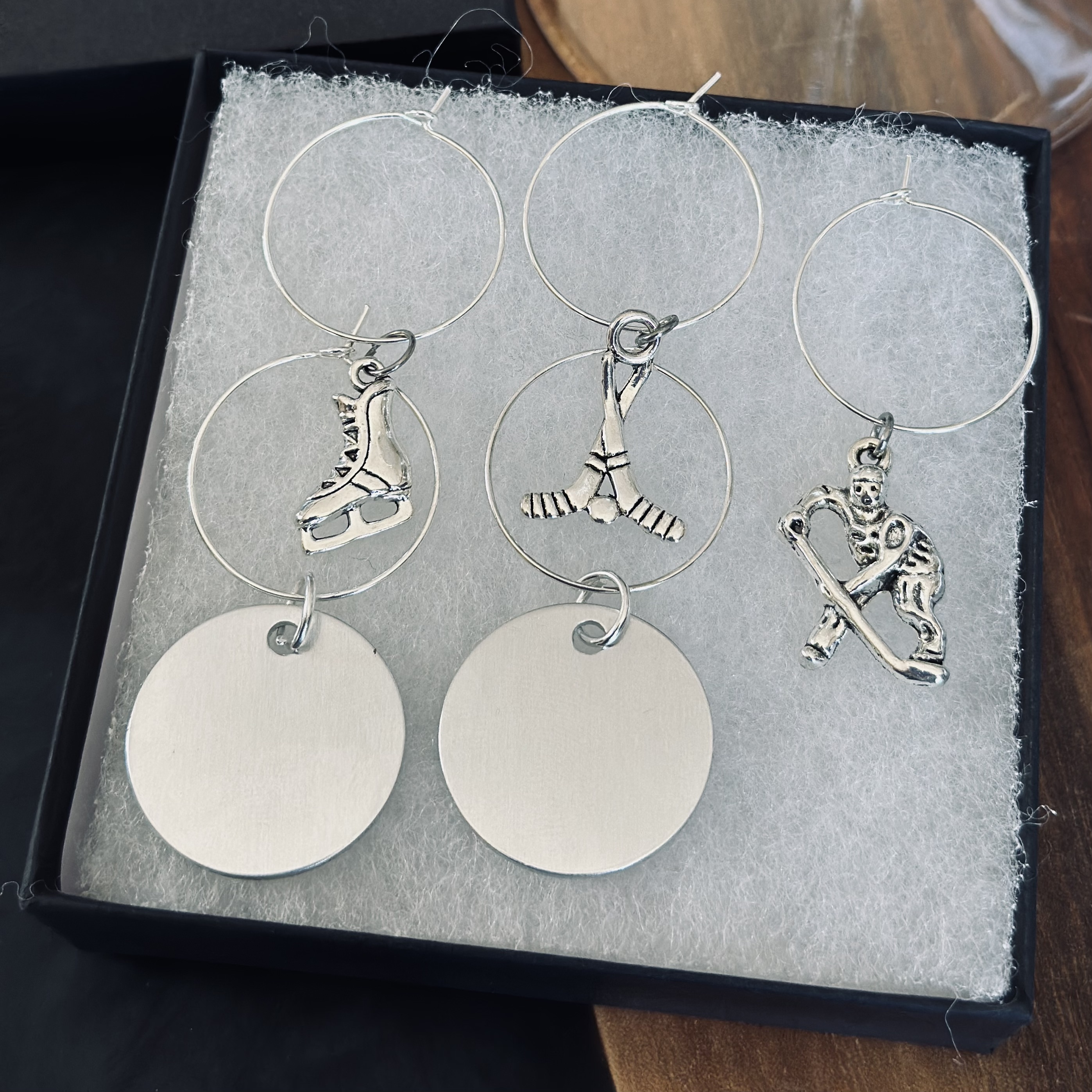 Set of 5 Hockey wine charms including 2 personalized pendants