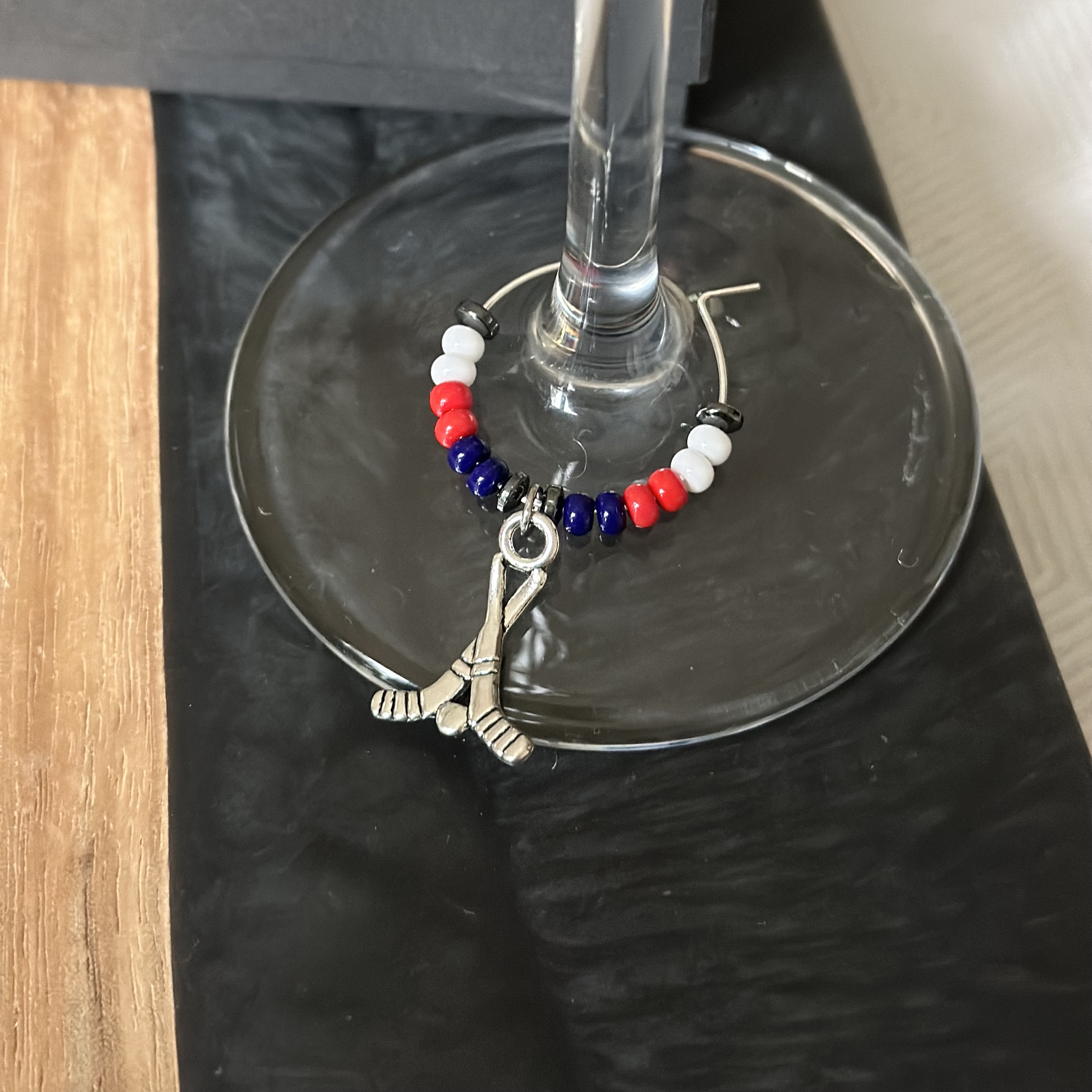 Hockey Sticks wine charm