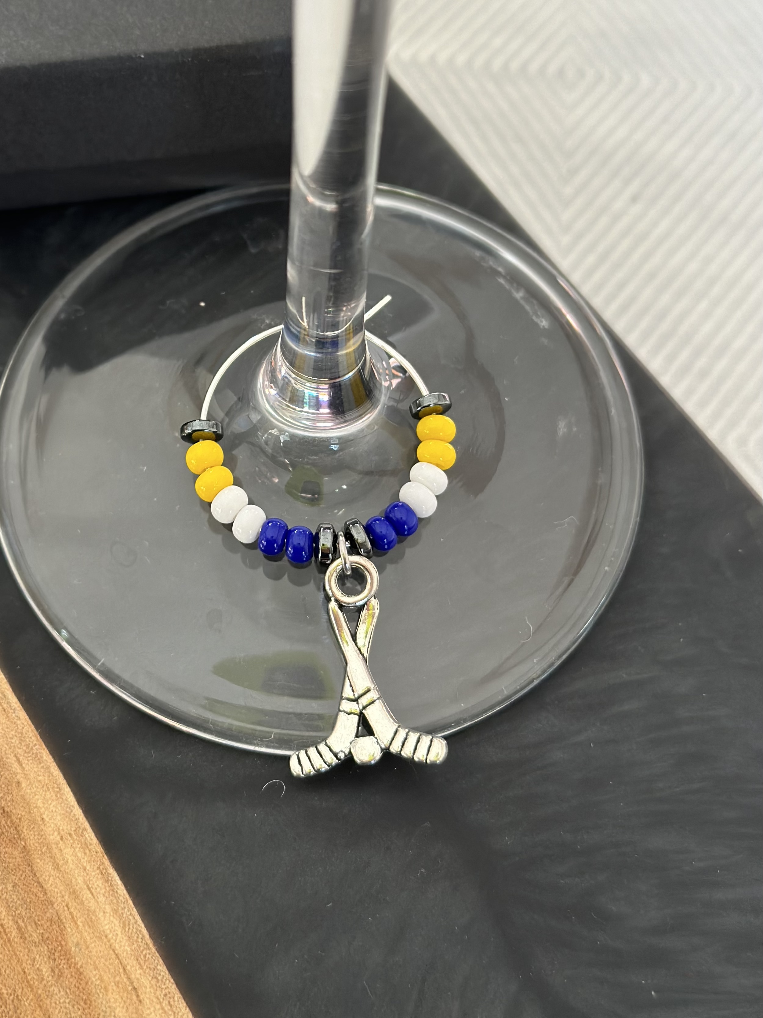 Hockey Sticks wine charm