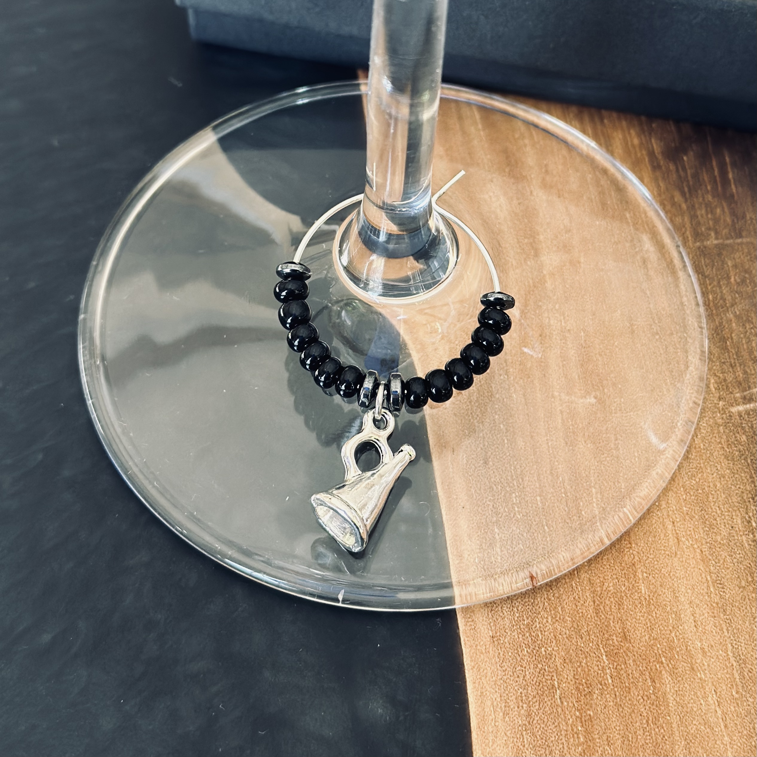 Cheerleader wine charm - 3D megaphone