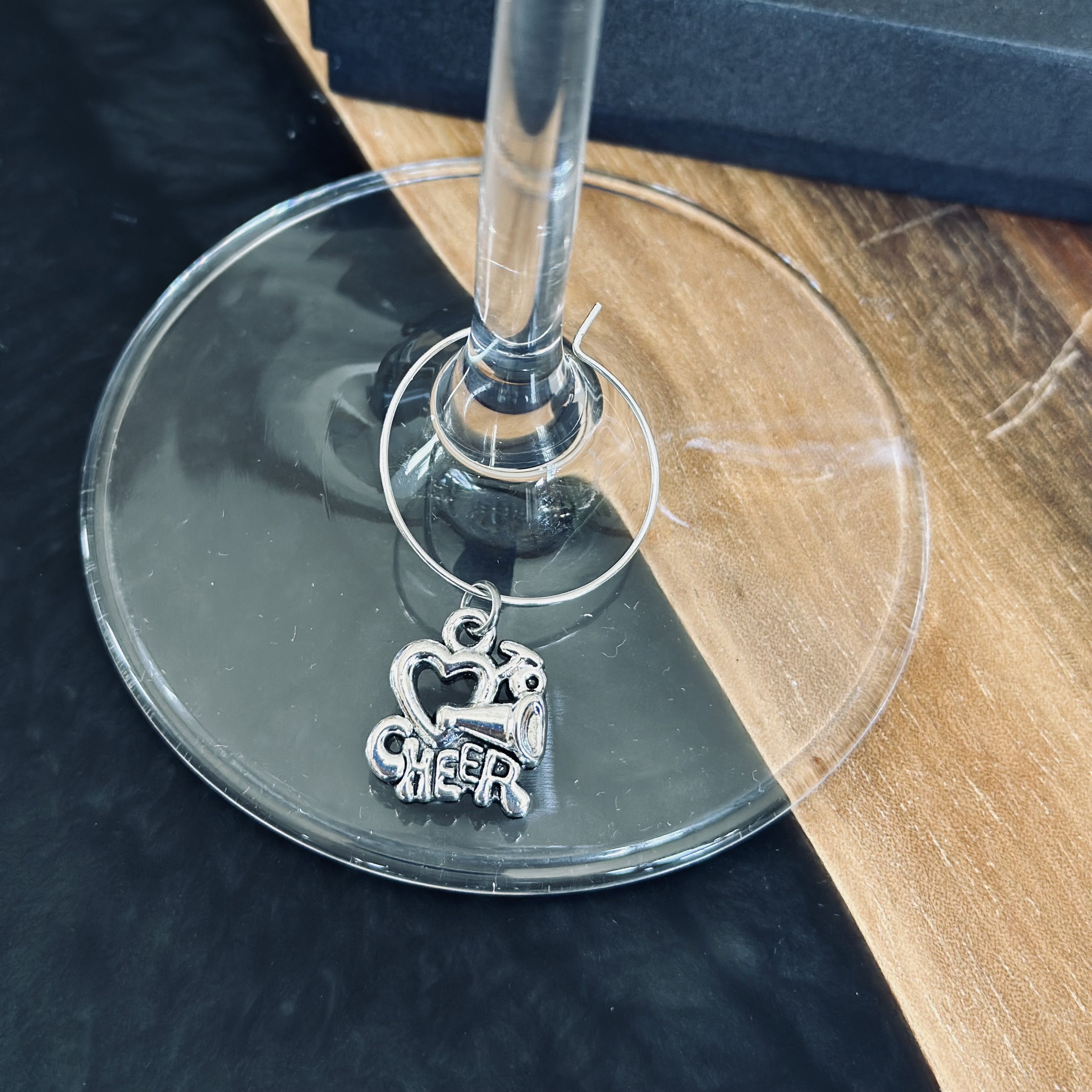 Cheerleader wine charm - Love Cheer