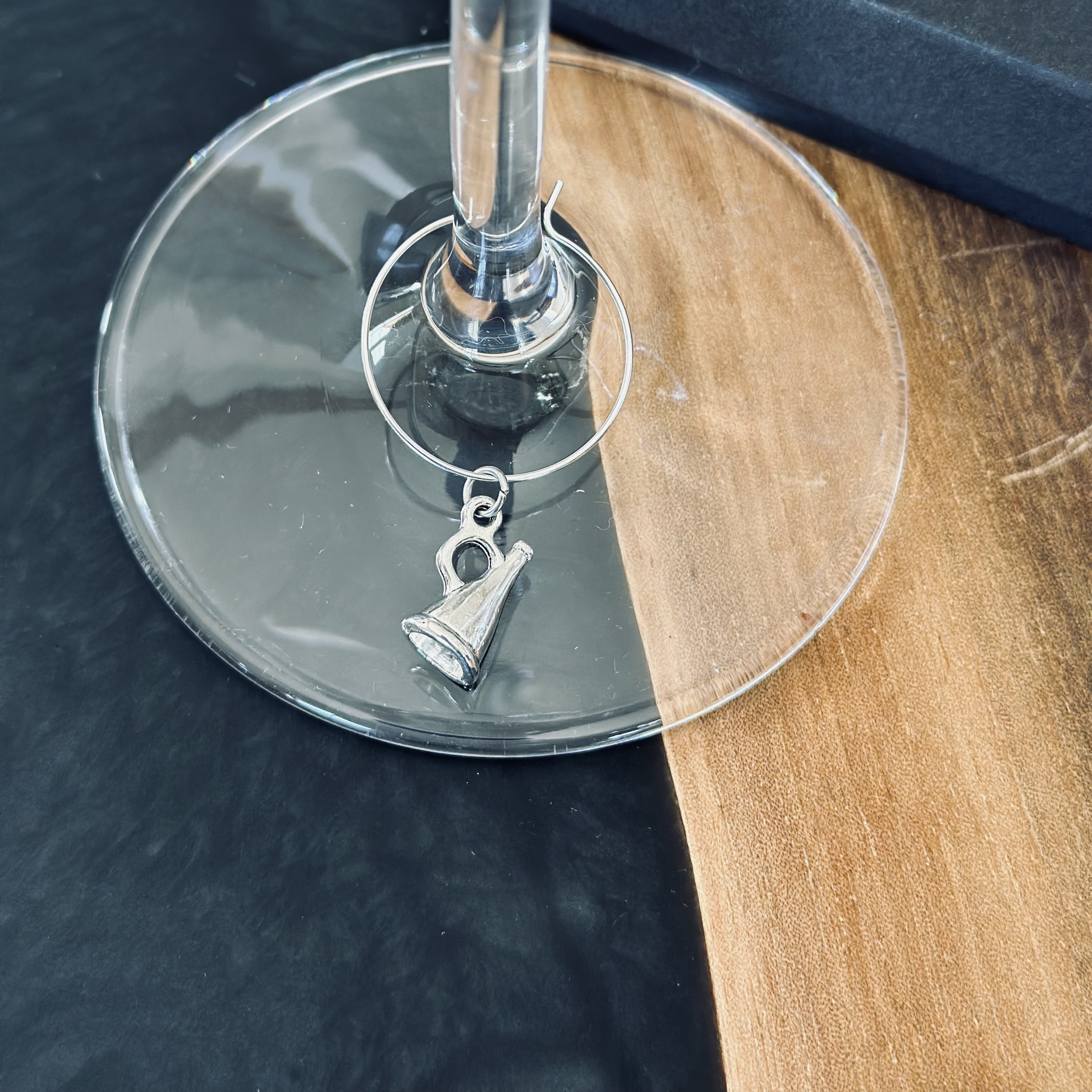 Cheerleader wine charm - 3D megaphone