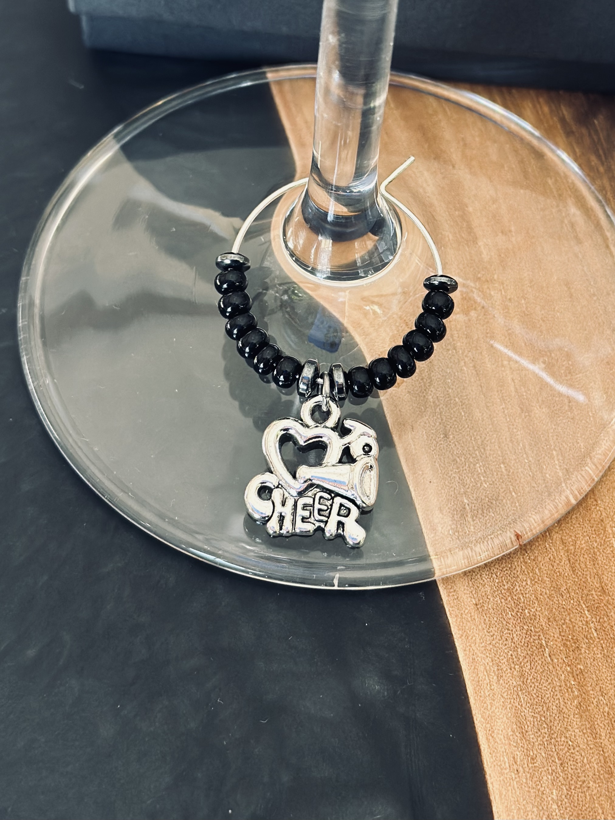 Cheerleader wine charm - Love Cheer
