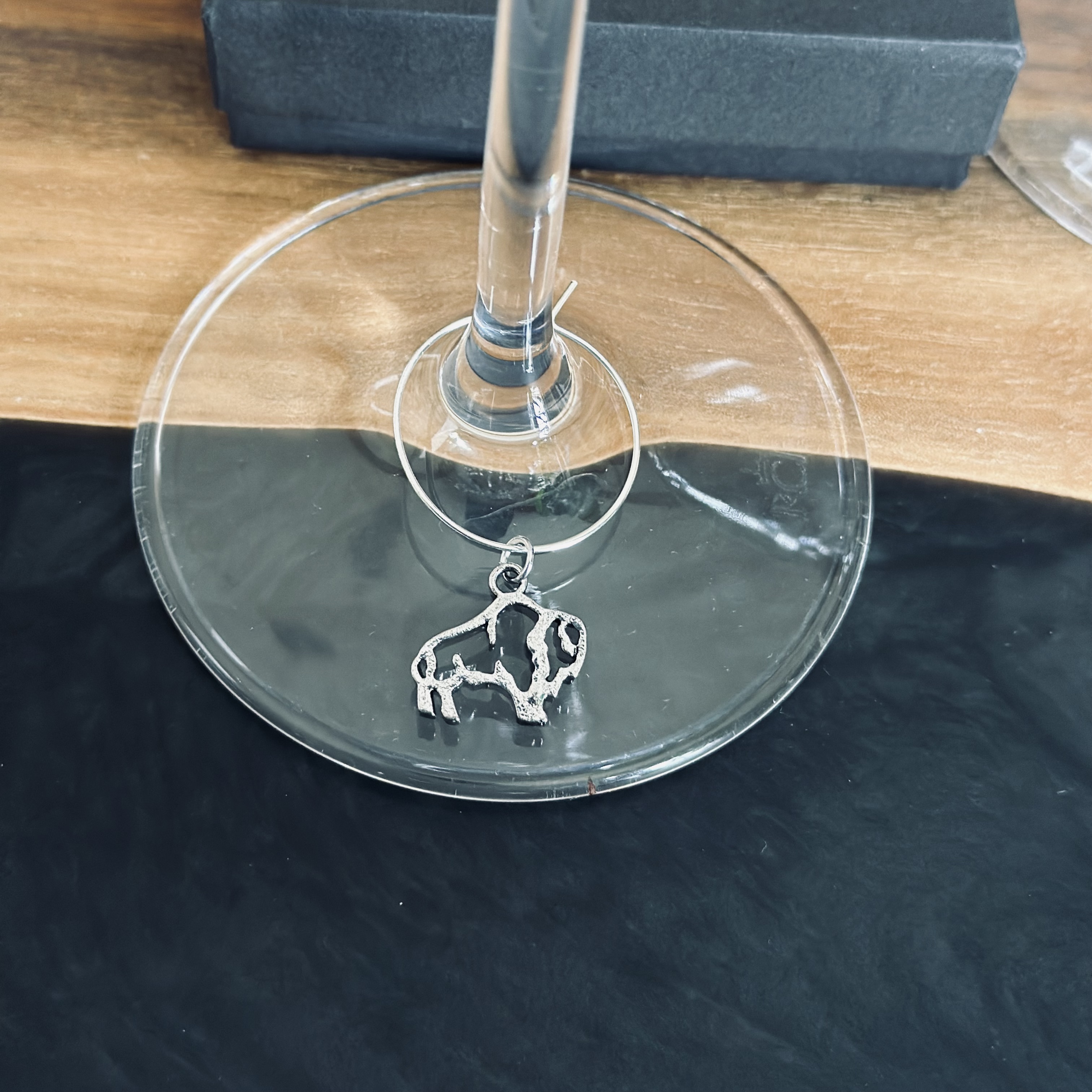 Minimalist Buffalo Wine Charm 