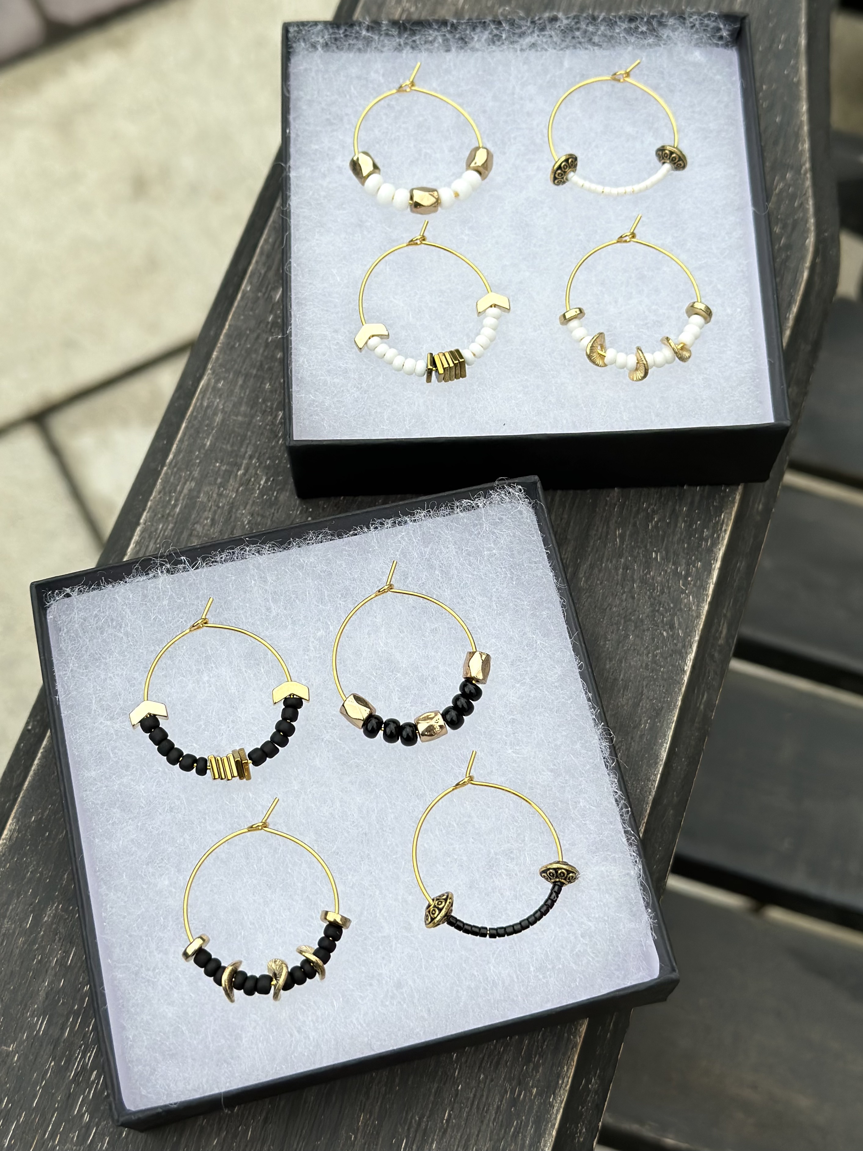 Chic Wine Charm Set with Black, Gold and White