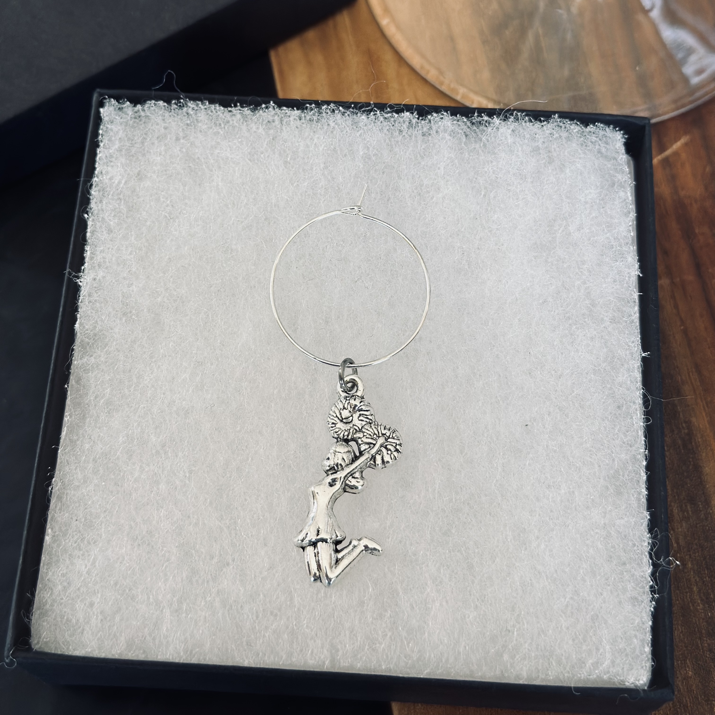 Cheerleader Jumping wine charm