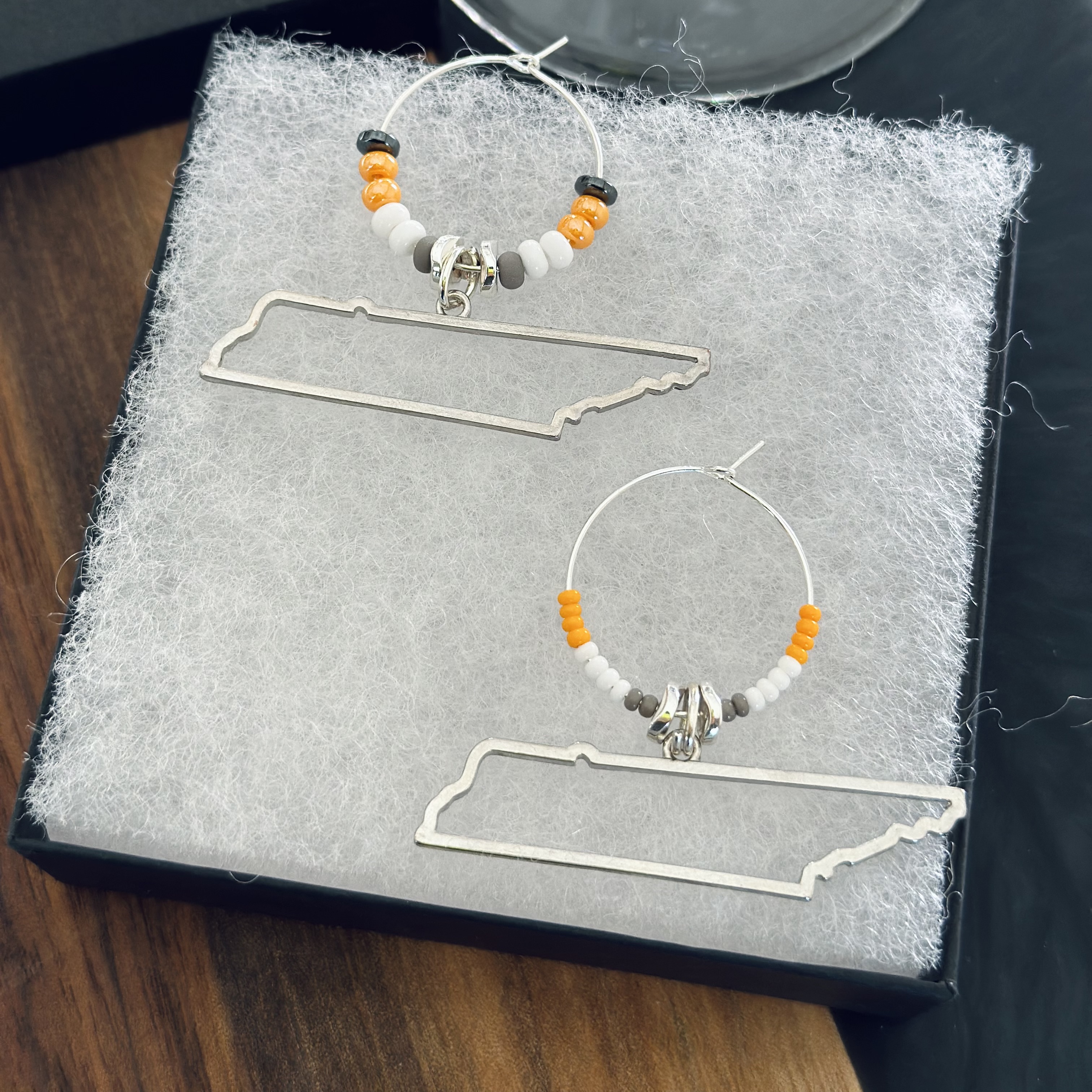 Tennessee wine charm - silver tone