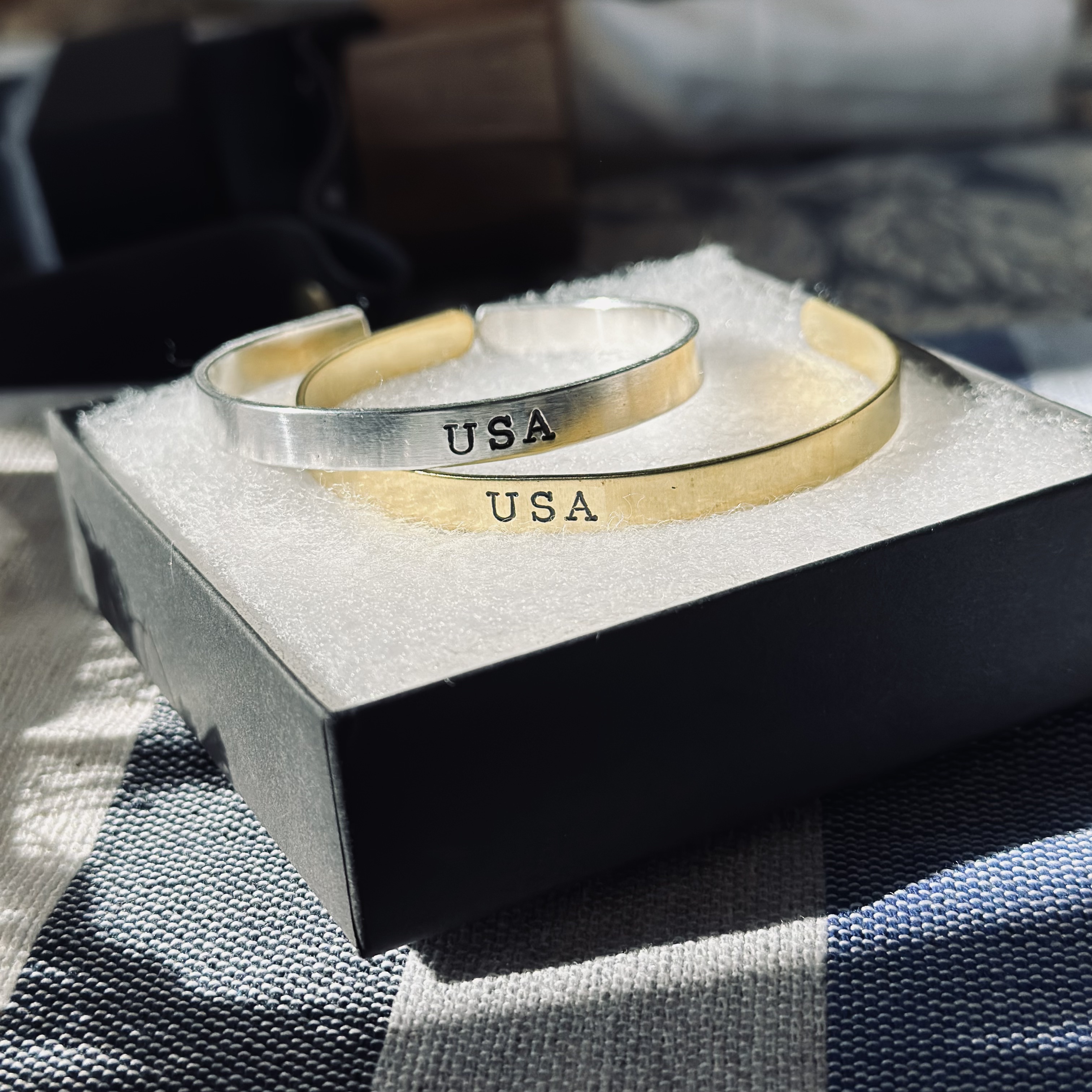 Patriotic bracelet - Personalize with your favorite country