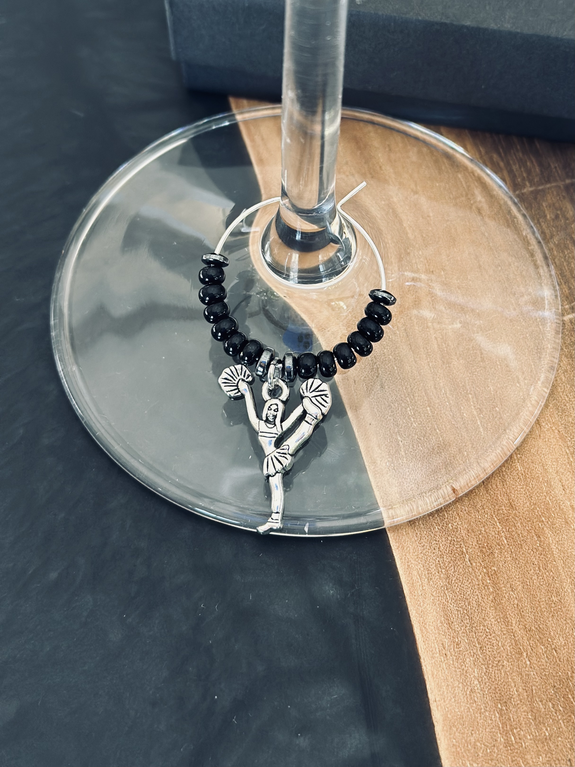 Cheerleader wine charm - Leg Up