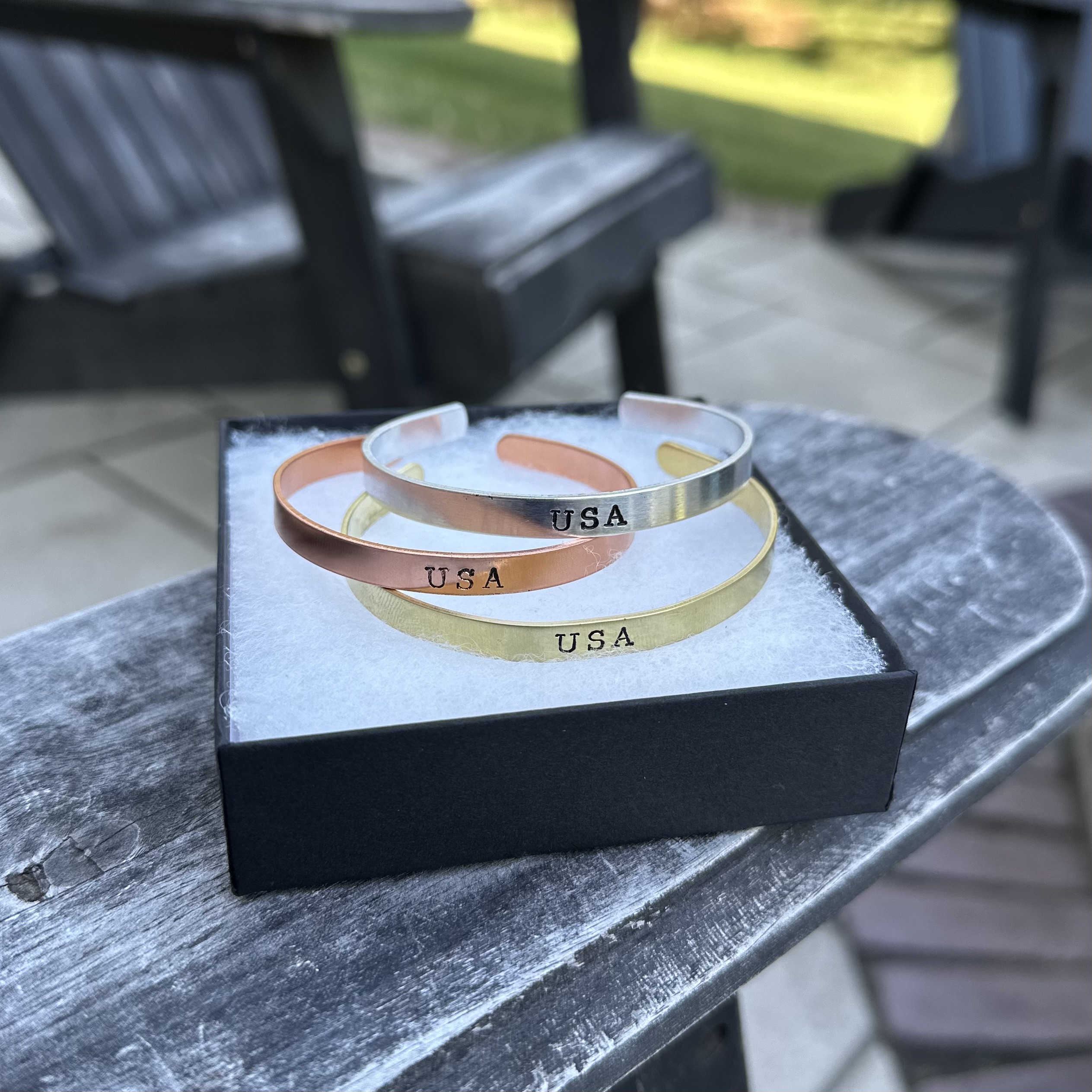 Patriotic bracelet - Personalize with your favorite country