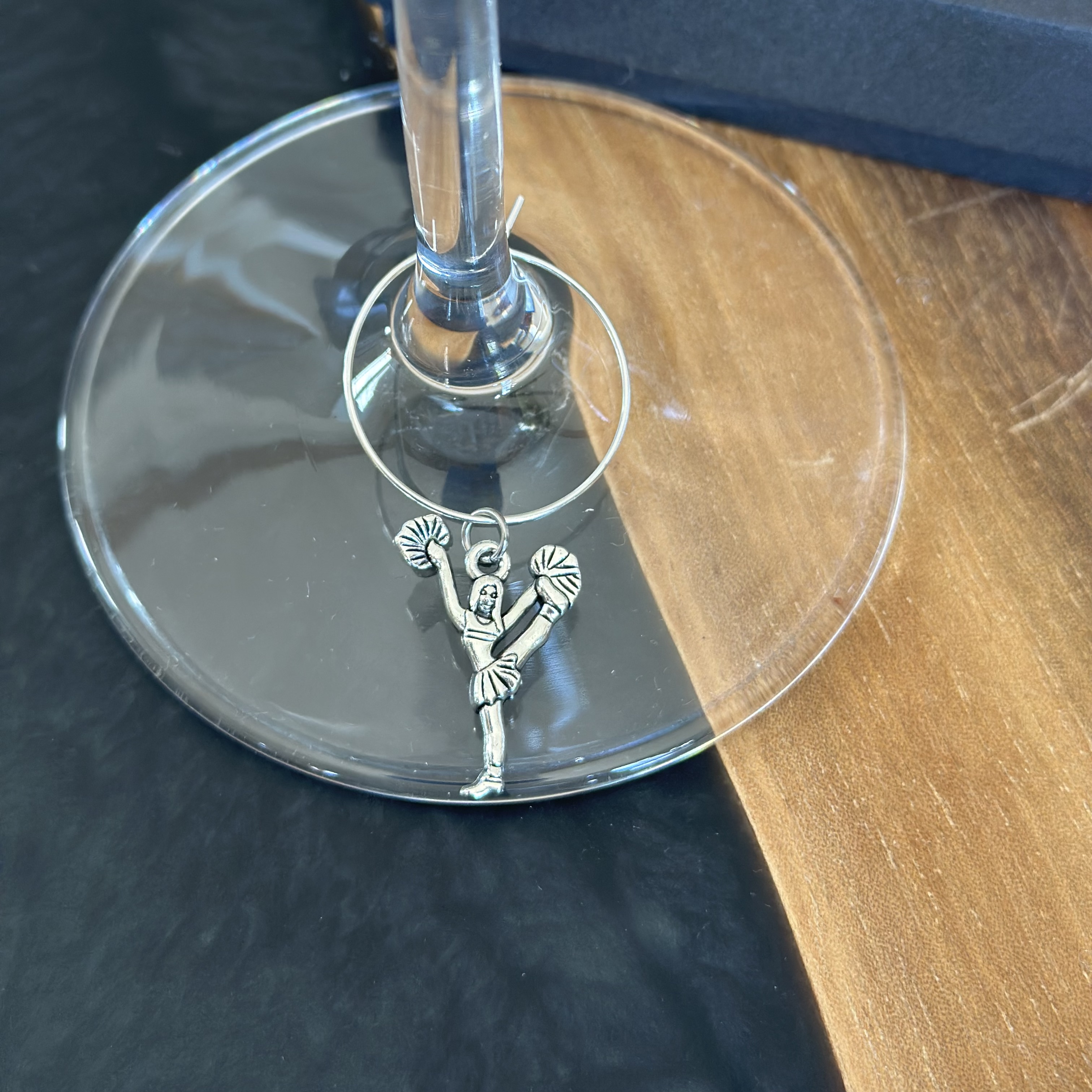 Cheerleader wine charm - Leg Up 