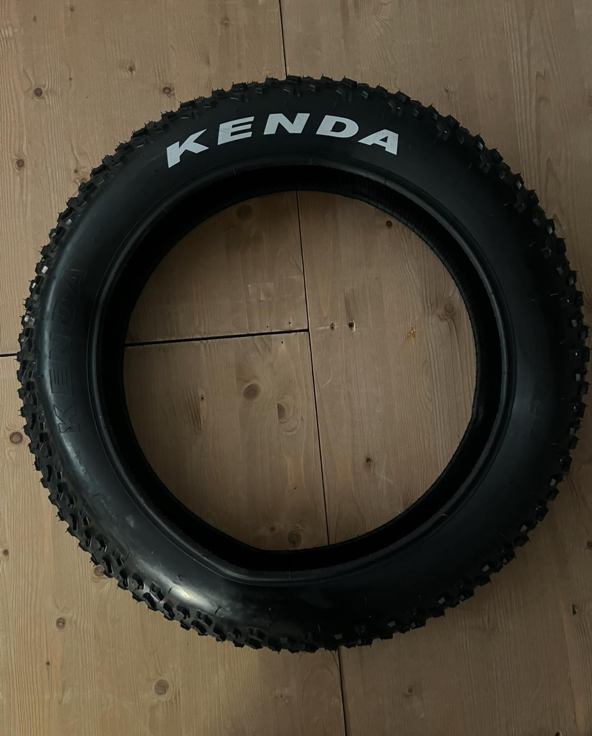 Fatbikes Kenda buitenband 20 x 4.0 inch kleur zwart